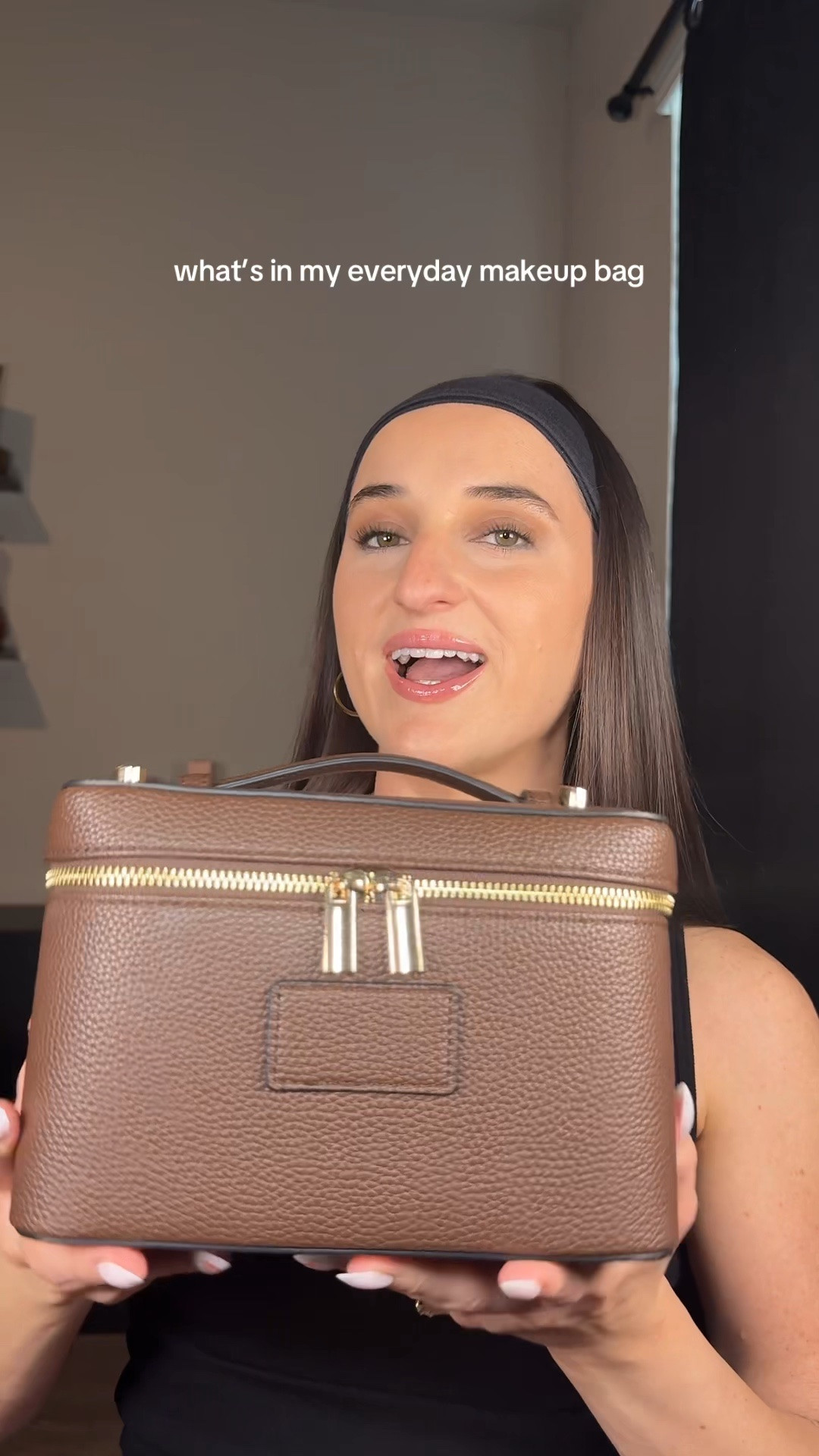 What’s in my everyday makeup bag 💄✨

Sharing my go-to everyday makeup products for glowy, natural skin. These are the staples I use on repeat for a quick, easy look.

Shop all my everyday makeup essentials here 🤍

#EverydayMakeup #MakeupBagEssentials #GlowyMakeup #NaturalMakeup #BeginnerMakeup #DrugstoreMakeup #MakeupRoutine #LTKBeauty



#LTKgrwm #LTKBeauty