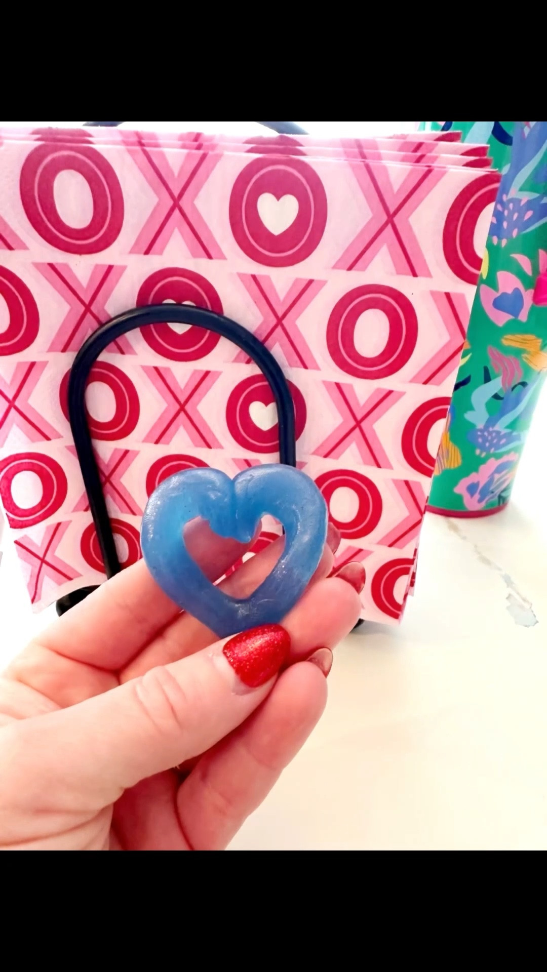 Here I am, comin at ya with another plug for Thinking Putty! 😆 Not sponsored, but I really should be at this point. 🤷🏻‍♀️ It’s so easily portable and is nowhere near as messy as slime or play doh. This was a saving grace for snow days and also for those days when we had to escape the house and get lunch somewhere. You can find these at lots of places, but right now I prefer Target because they have the mini tins that are best for travel. ✨ 
P.S. Catch the pic of me at the end—our favorite game to play with these is “old timey mustache villains.” 🤣🤣🤣

#LTKdayinmylife #LTKKids #LTKmomlife