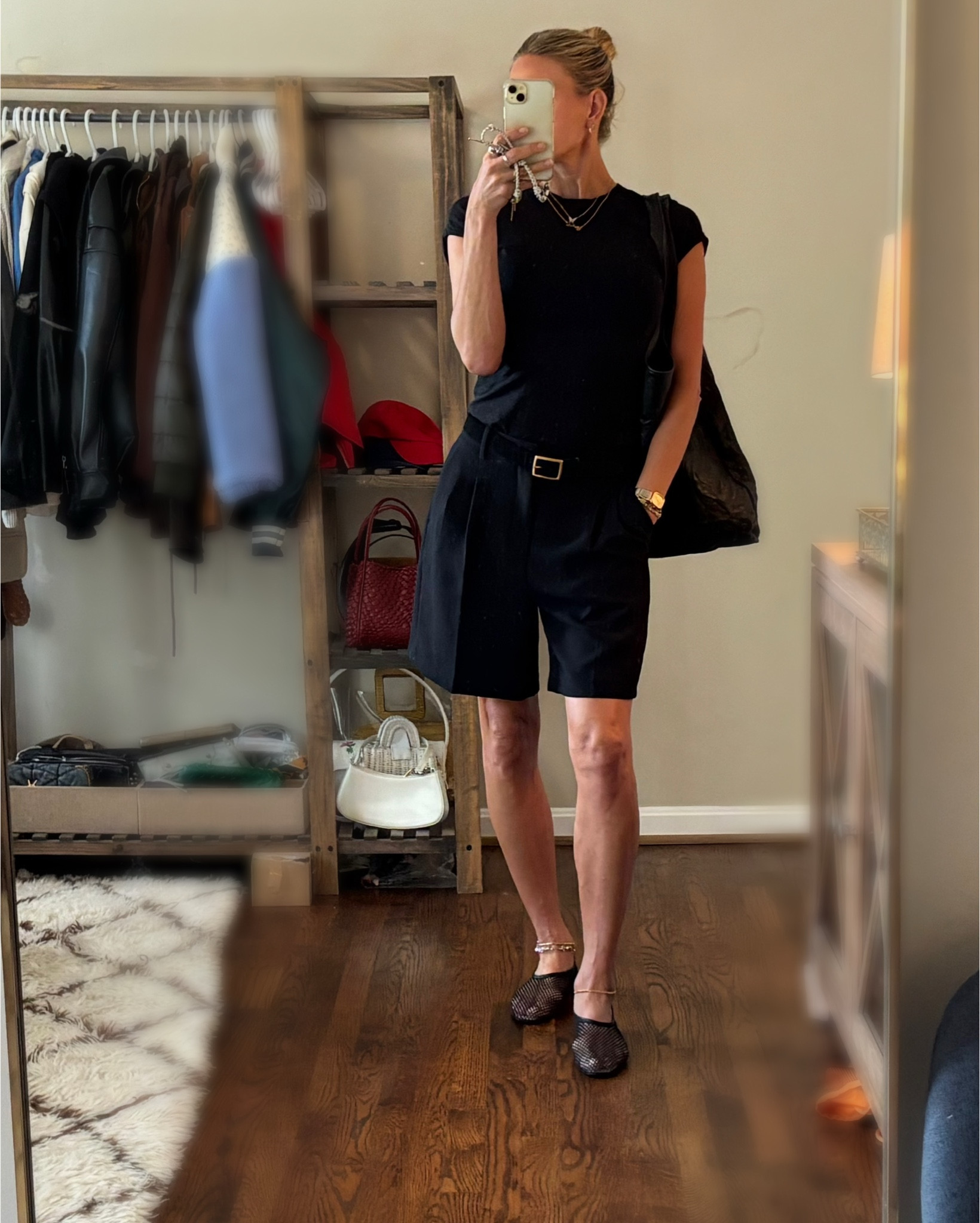 @Aritzia trouser shorts are so versatile! I sized up to a 6 in these so they hit lower on the waist 

#LTKootd #LTKOver40