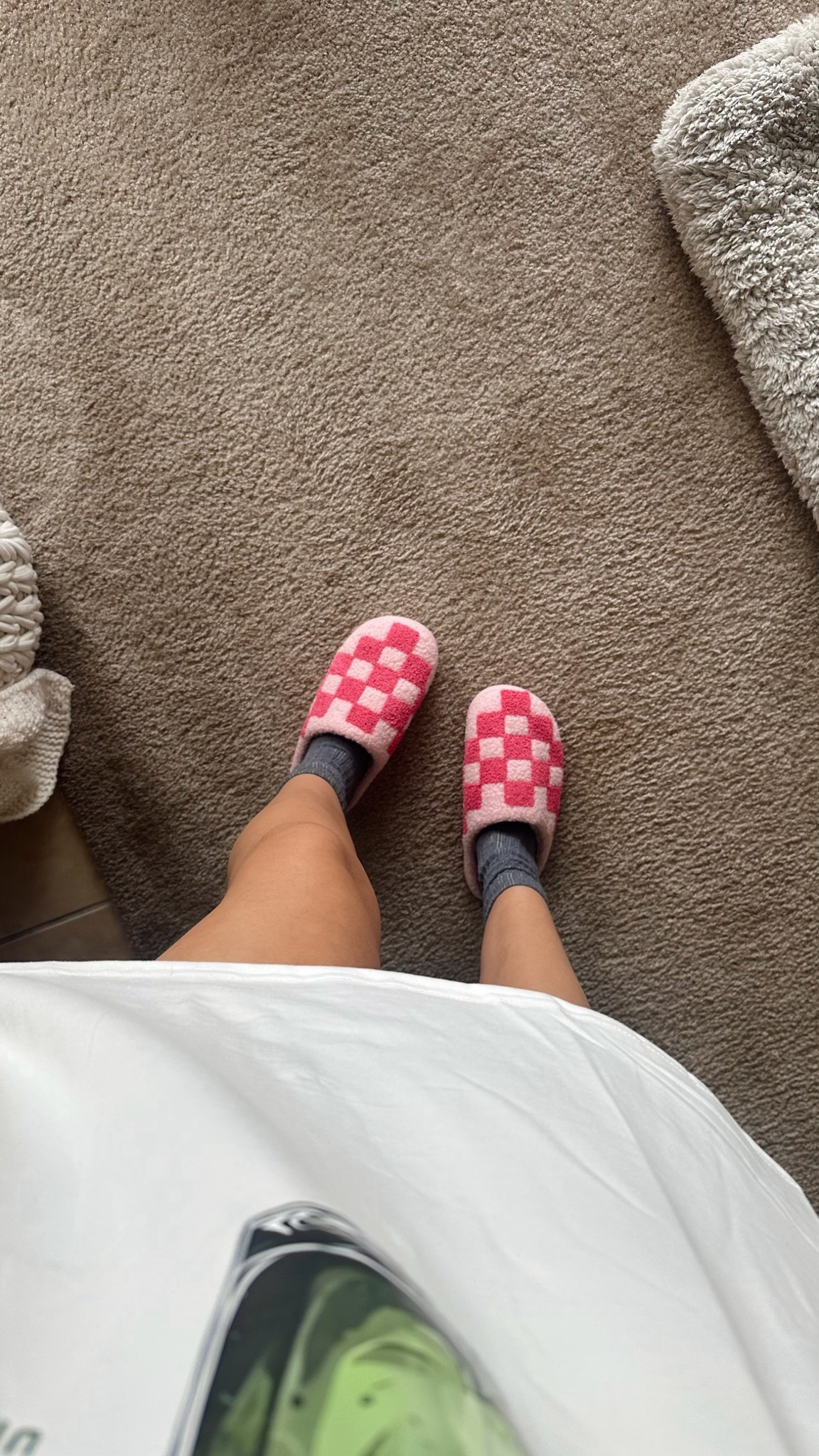 COMFY PINK CHECKERED SLIPPERS 💗 

#LTKFindsUnder50 #LTKHome #LTKStyleTip