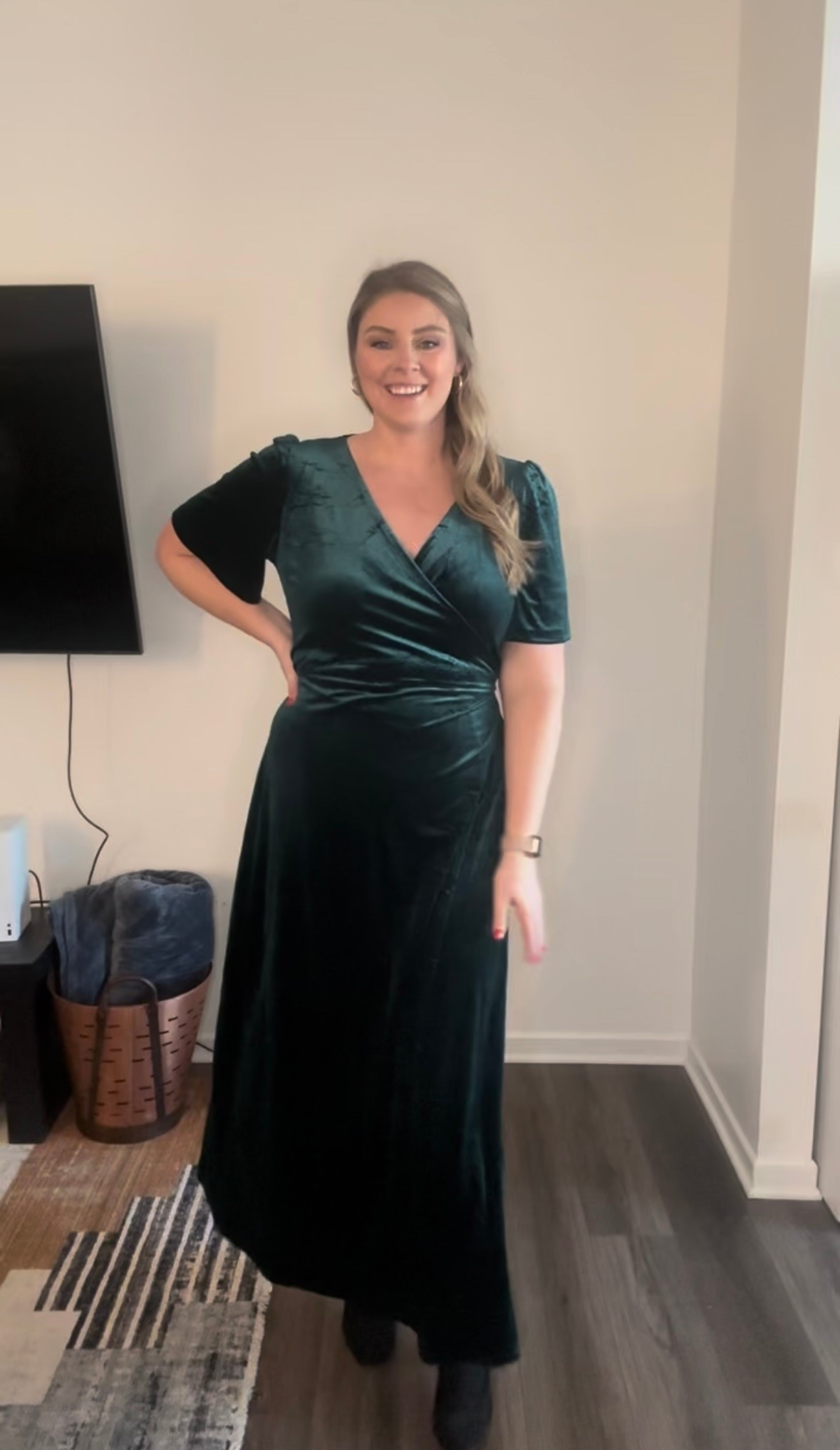 A perfect, velvet, holiday dress! 

plus size dresses, mid size dresses, affordable dresses, velvet dress, winter fashion, holiday dresses 

#LTKFindsUnder50 #LTKPlusSize #LTKMidsize