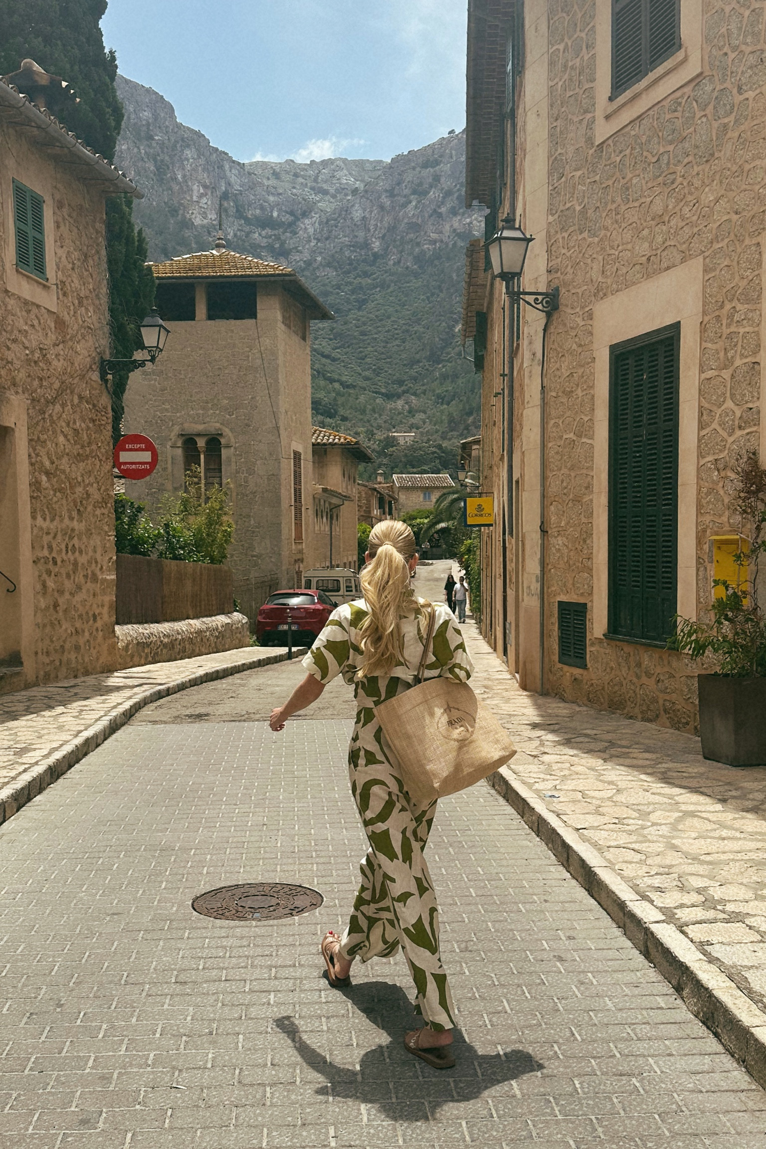 cala de la cruz delivering the perfect summer staples 