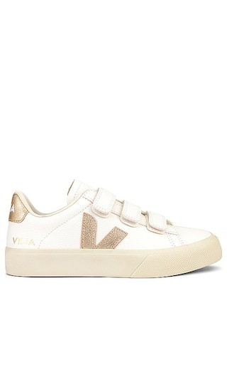 Veja Recife Sneaker in White. - size 40 | Revolve Clothing (Global)
