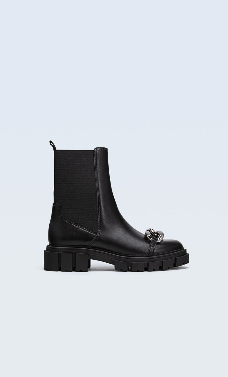 Flat Chelsea boots with chain - Women's fashion | Stradivarius United Kingdom | Stradivarius (UK)