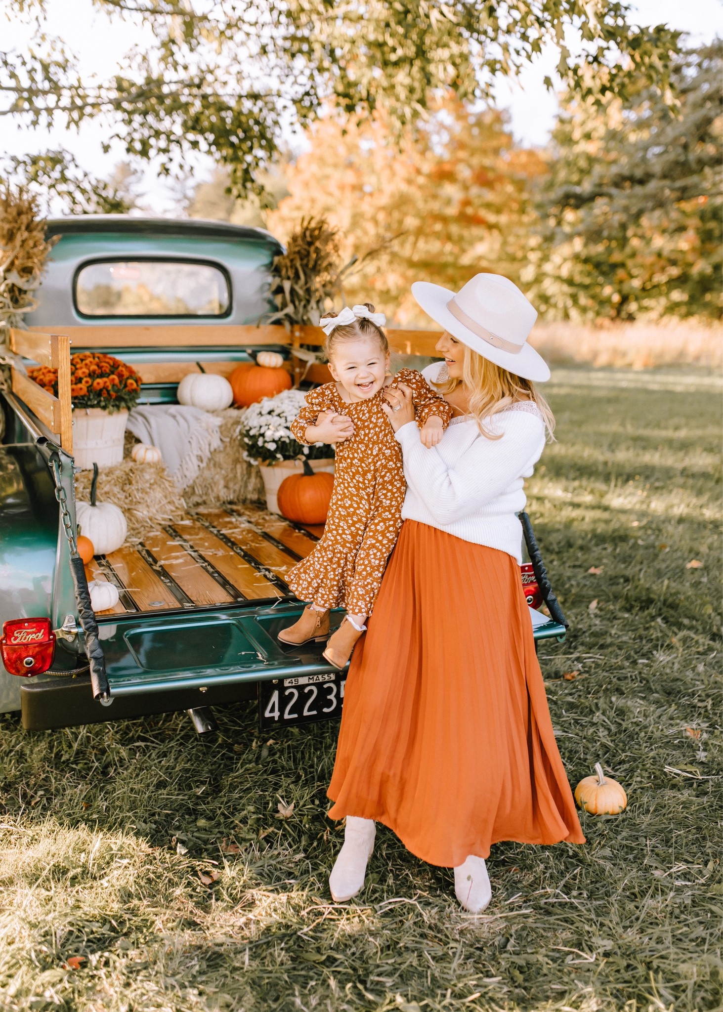 Mommy & me coordinating outfits 🤍 mommy and me outfits, coordinating outfits, fall outfits, fall clothes, fall family picture outfits, fall family photo outfits 

#mommyandmeoutfits #fallpictureoutfits #fallphotooutfits #fallfamilyphotooutfits #fallfamilypictureoutfits 

📷: @steph.fotino

#LTKfamily #LTKkids #LTKSeasonal