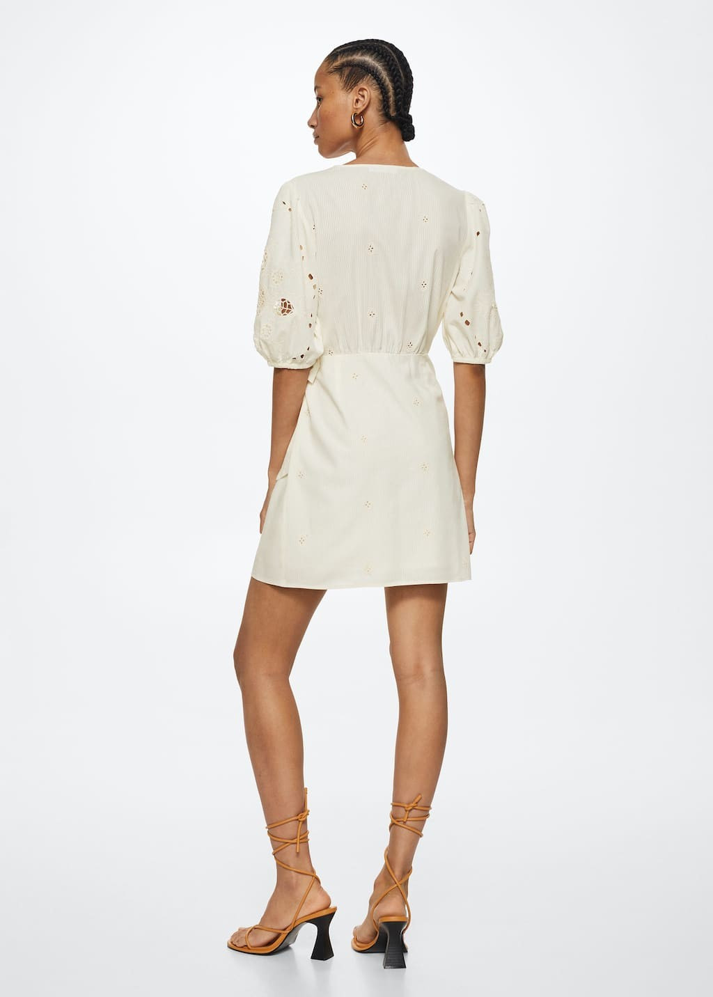 Kleid mit gestickten Details | MANGO (DE)