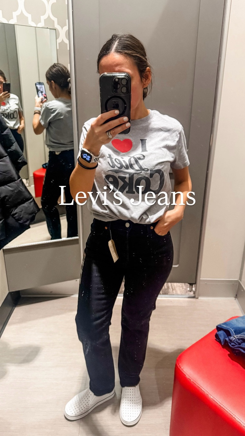 Levi’s jeans Wedgie Straight leg fit. 
Runs tts. 
Wearing 26/28
Length was pretty good. 
I’ll probably still take them up an inch or so. 
Petite jeans 
Black jeans 

#LTKmomlife #LTKFindsUnder100 #LTKPetite