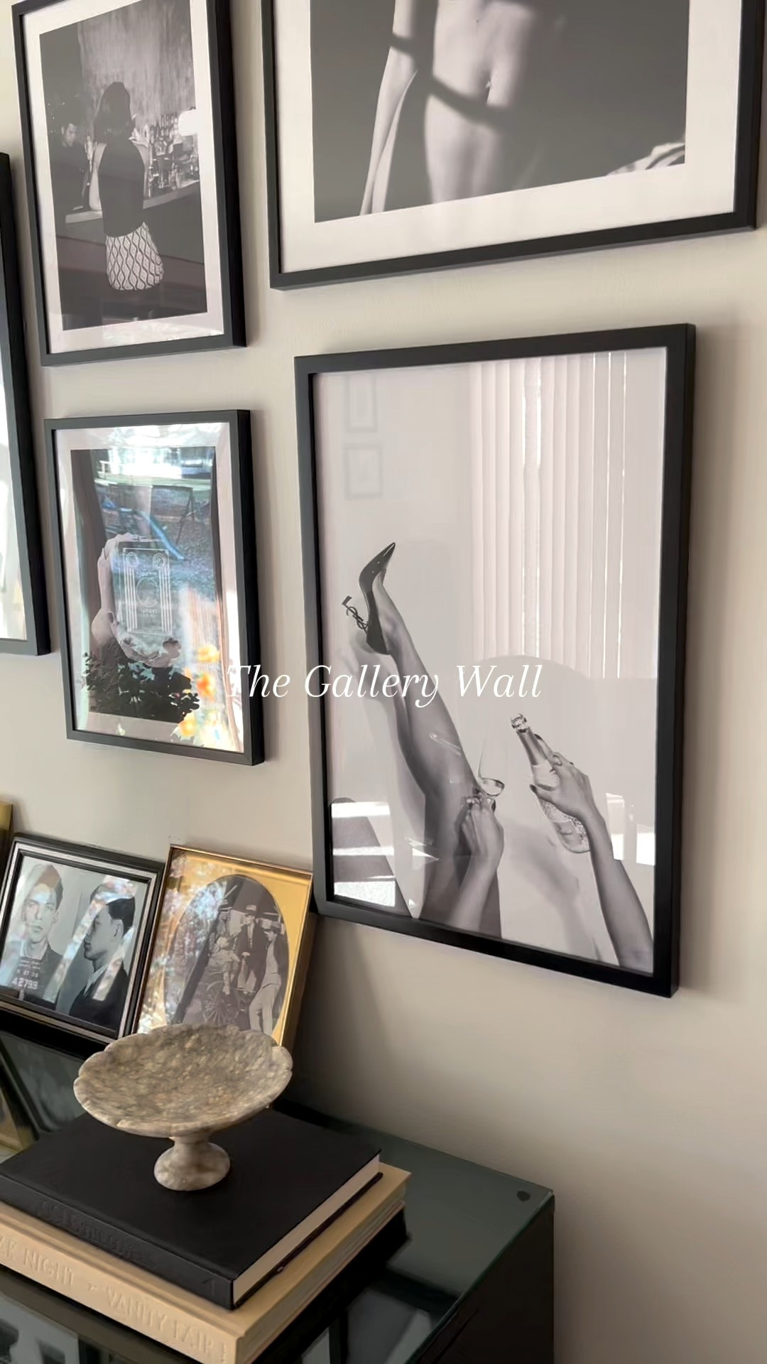 I’ve always loved my gallery wall. It’s the first thing I did when we moved in our house 💭 