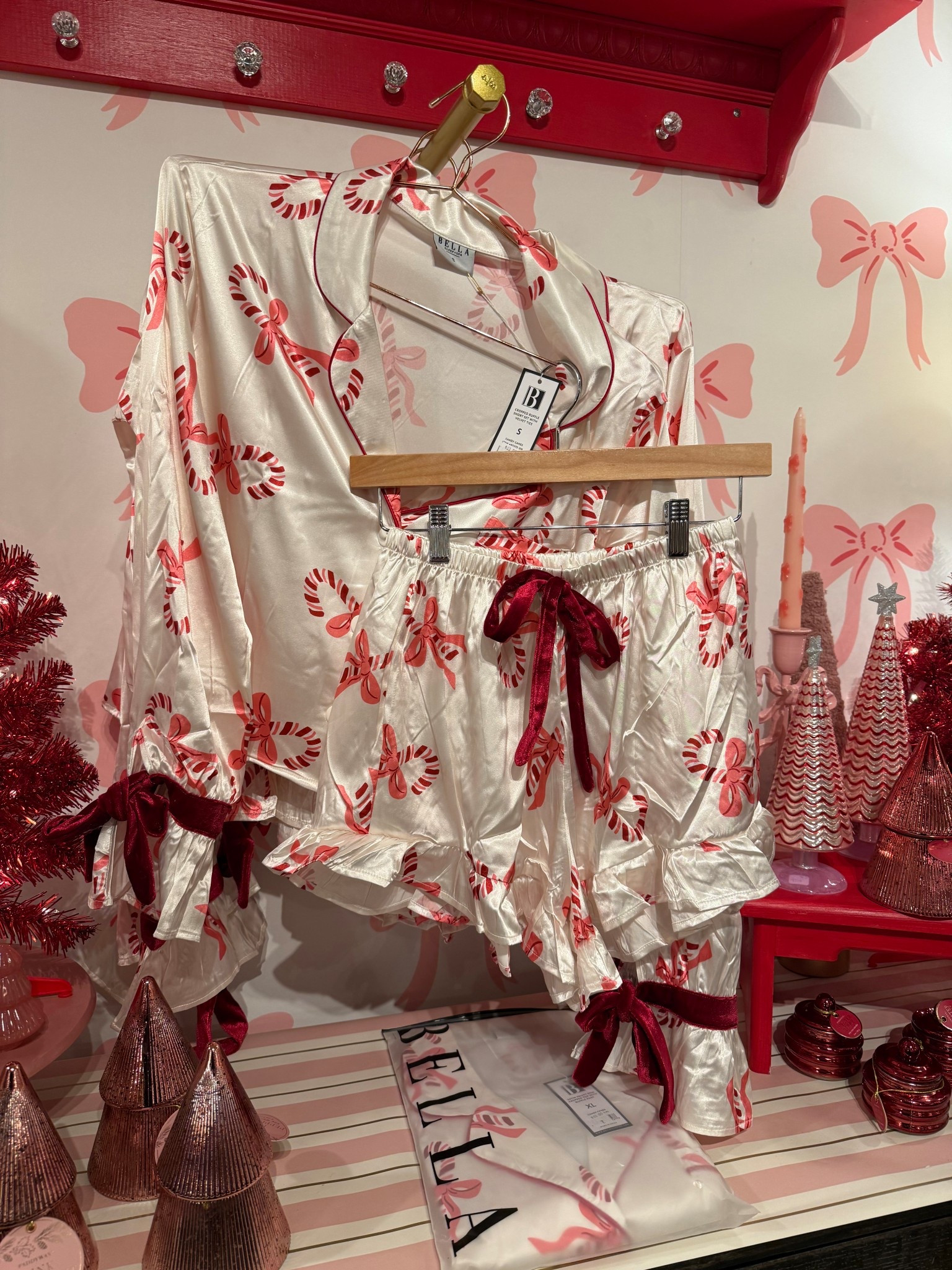 Mrs clause pajamas 🎀✨🥂

#LTKSeasonal #LTKGiftGuide #LTKHoliday