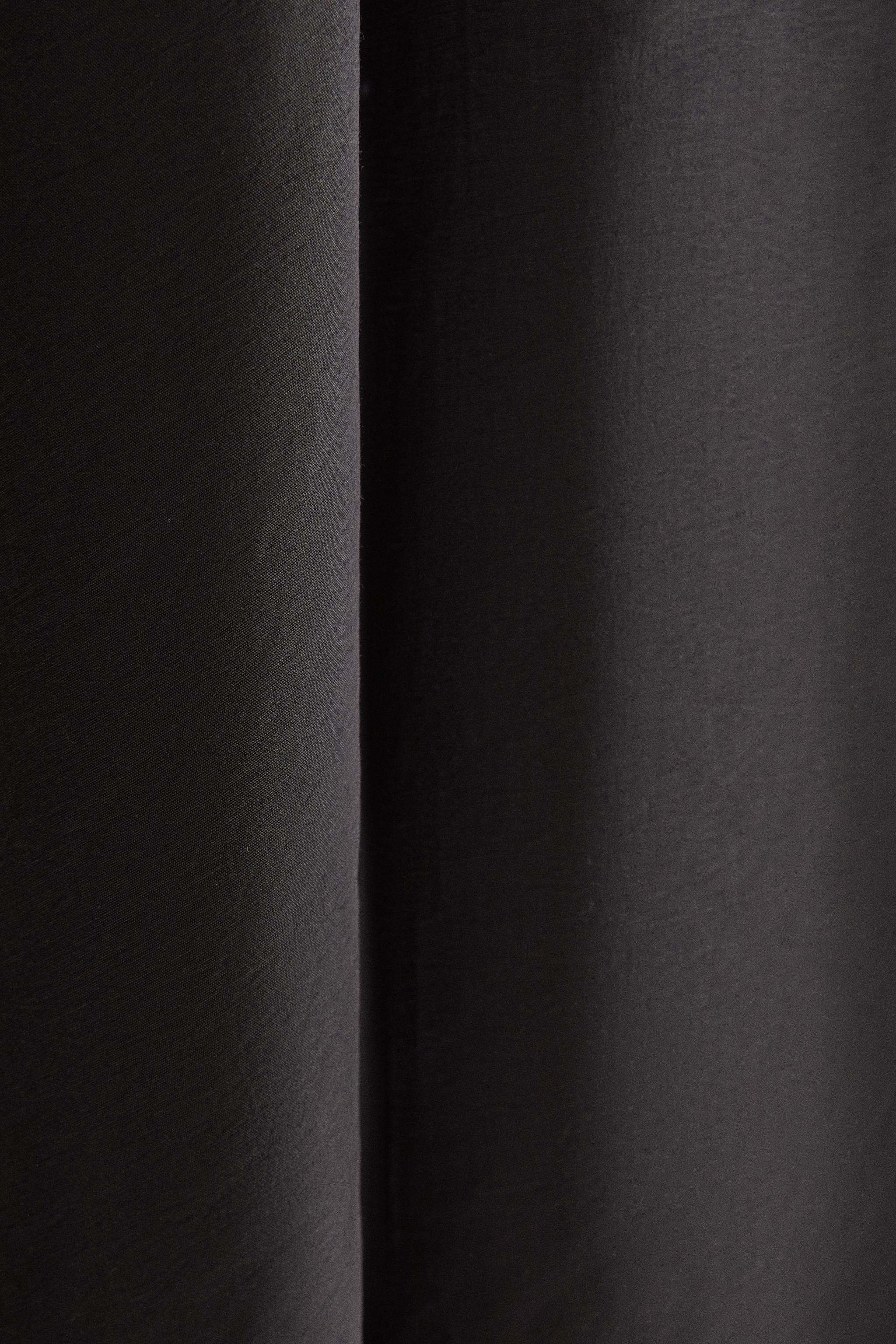 Description | Zara UK