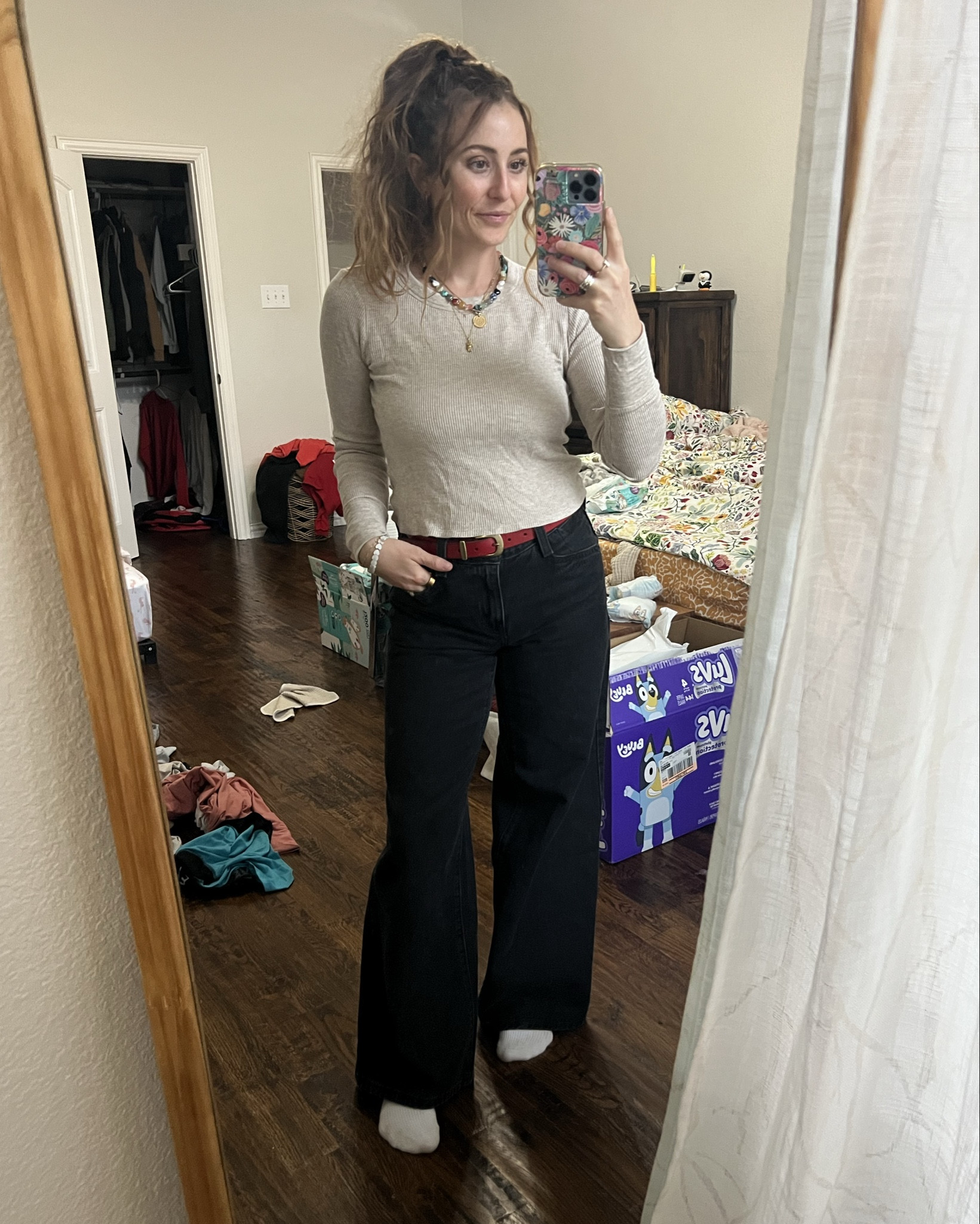 Obsessed with these Levi’s! Wearing size 25! 