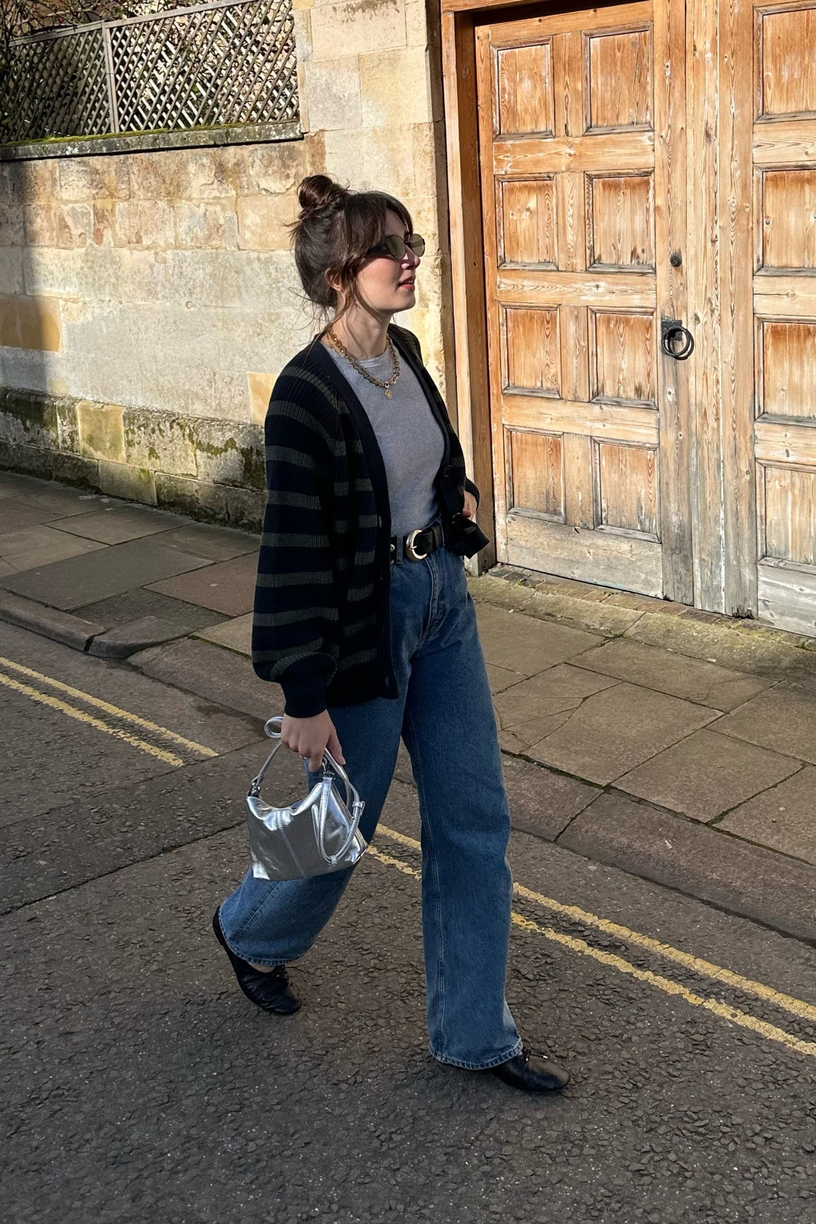 Ballet flats, silver bags and wide leg jeans 

#LTKSeasonal #LTKfindsunder100