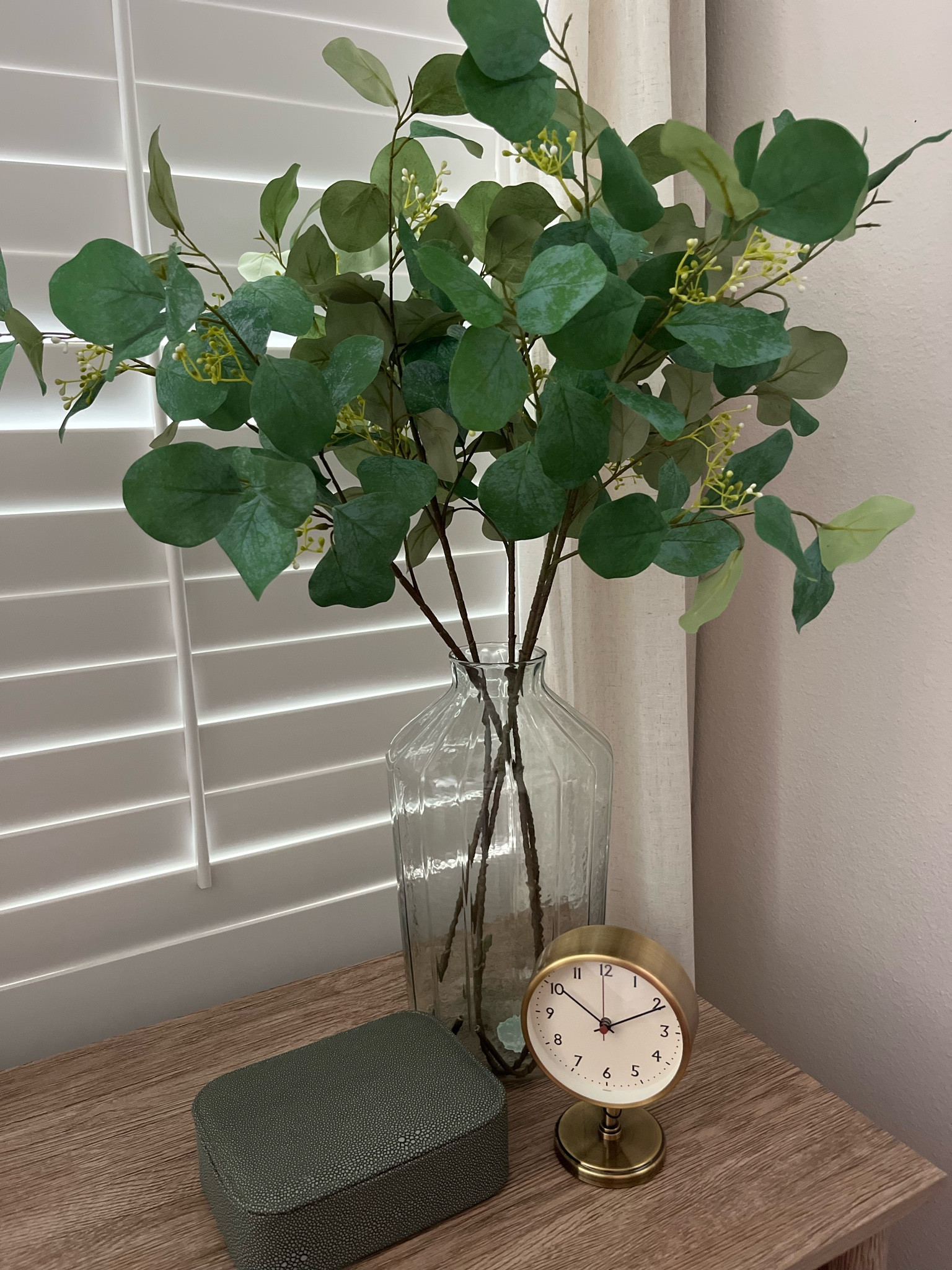 These stems are currently on sale for $5.99 and the clock is on sale for $8.99! 

#LTKHome #LTKSaleAlert