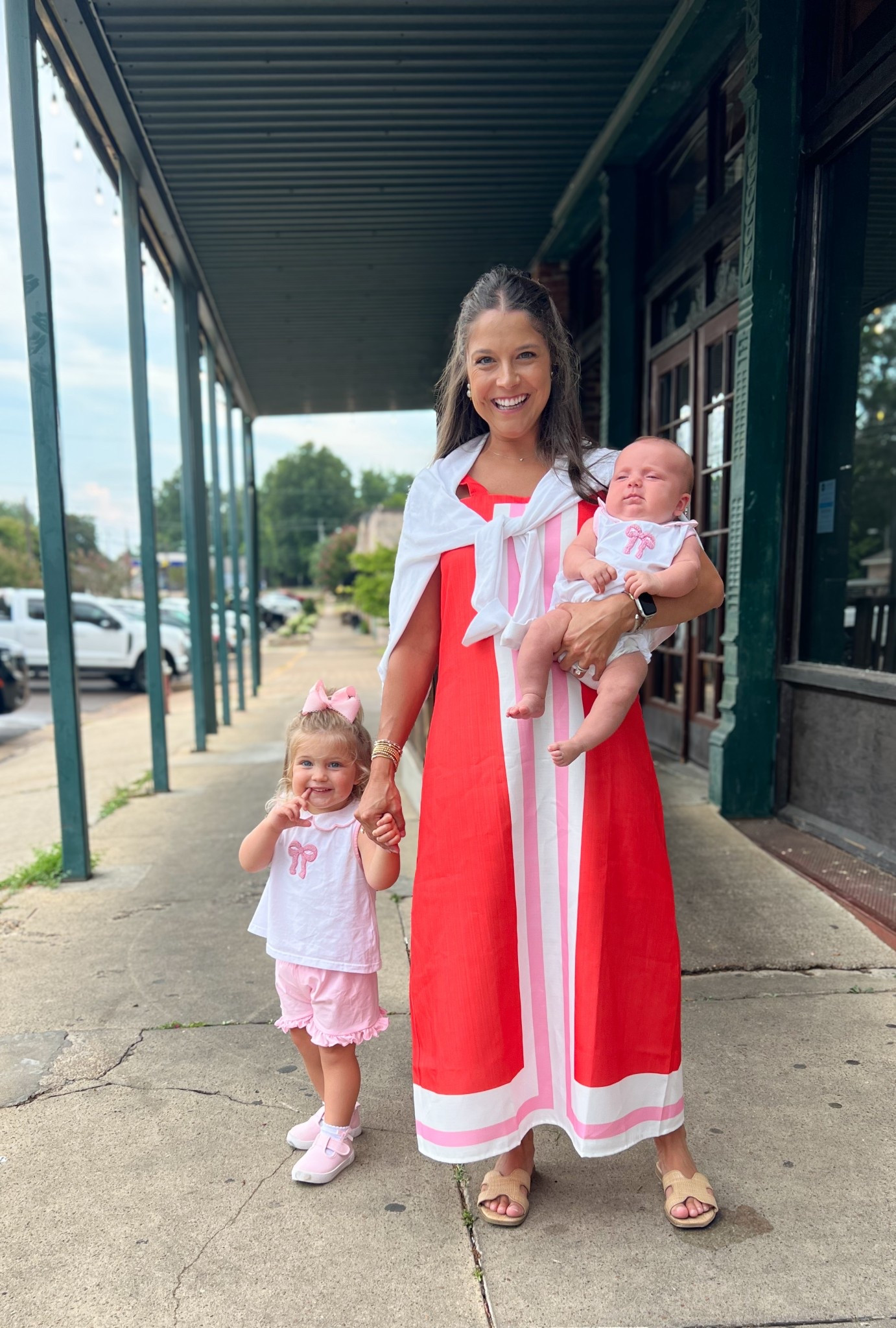 Amazon dress! So perfect for a night out or running errands with babies! Wearing a M! I could wear a small though. It runs a little big!

#LTKFamily #LTKWedding #LTKFindsUnder50