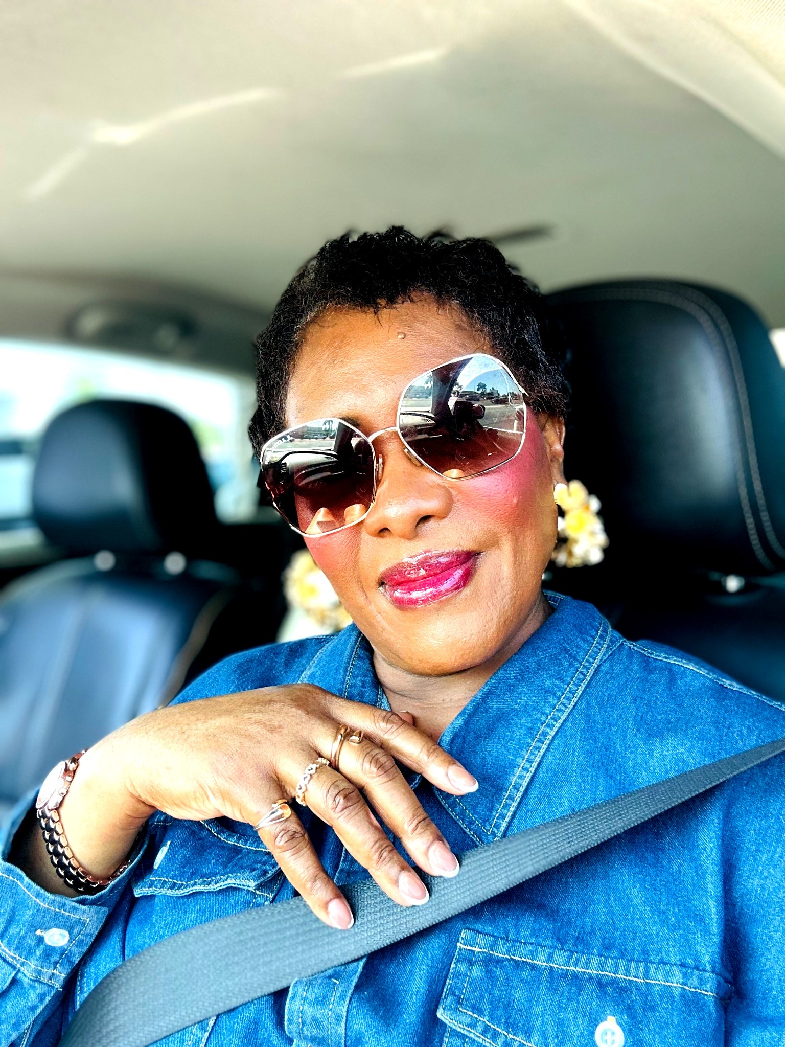 Pixie, Fenty Beauty Lips, abs Denim 🌸