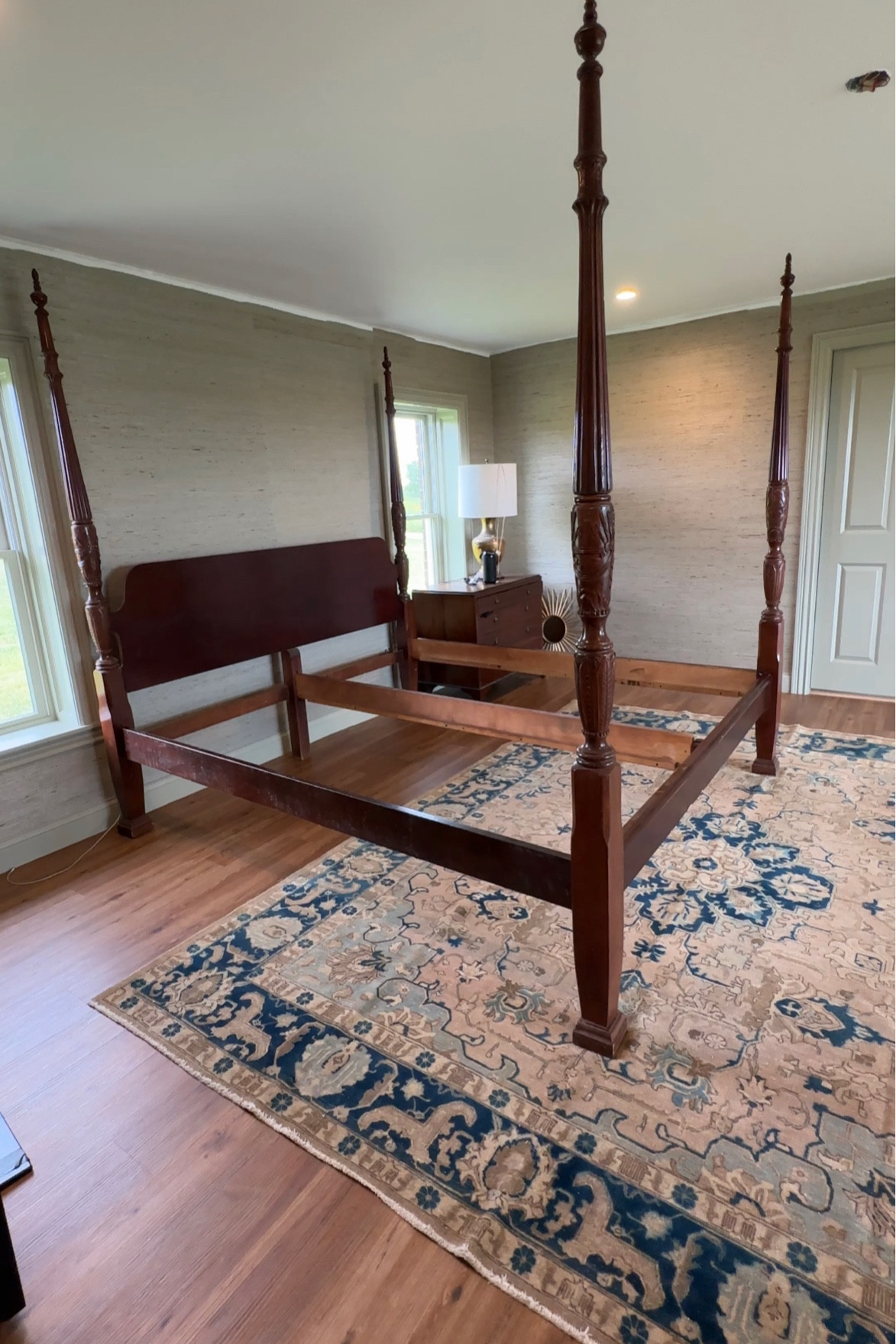 I’m patiently waiting to get our bedroom put back together after the renovation. We still have many, many loose ends to tie up - but happy to get our room back. 

Still so in love with the Rice Bed I thrifted several years ago ❤️ It’s the perfect traditional, grand-millennial touch 🏡



#LTKhome