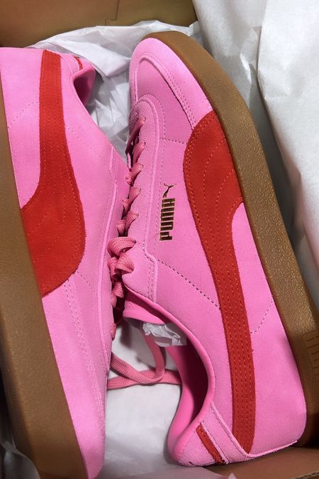 🩷❤️💖🌹 How Cute, Right?!
… pink/red is a fave color combo, hbu?

#pink/red #colorfultennies #sneakers

#LTKShoeCrush #LTKFindsUnder100