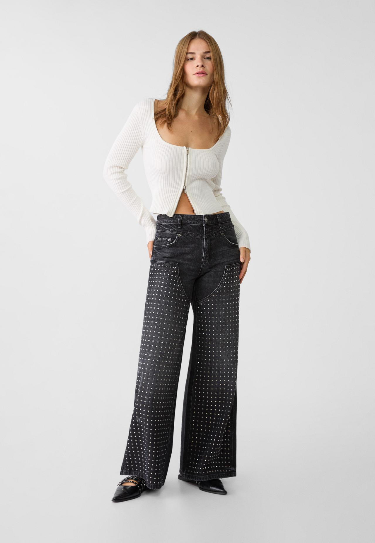 Rechte lage cowboy jeans met stras55,99 € Selecteer maat | Stradivarius (NL)