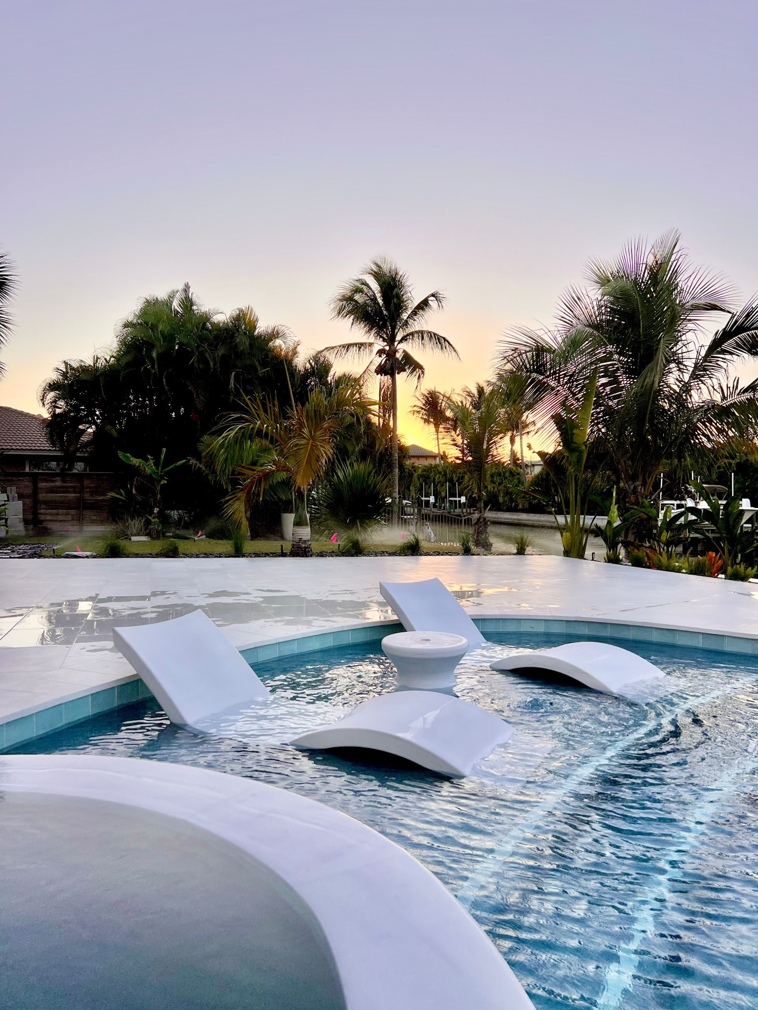 The perfect pool lounge chairs

#LTKSwim #LTKHome