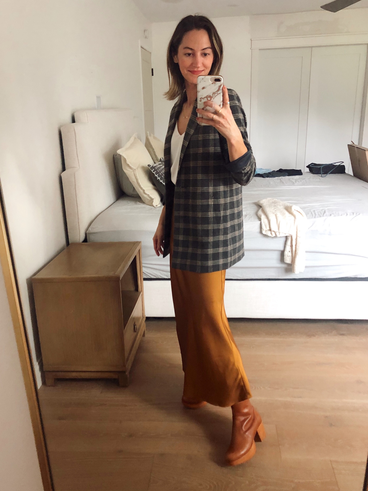 XS skirt (25% off when you shop through the LTK app!), blazer is old Madewell so I’m linking to the exact same style but in two different prints! I wear XS.😍😍Oh and they’re 40% off right now!👏

#LTKunder100 #LTKxAF #LTKsalealert