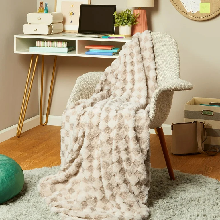 Mainstays by Becky G. & Alejandra Neutral Faux Fur Throw, 50" x 60" | Walmart (US)