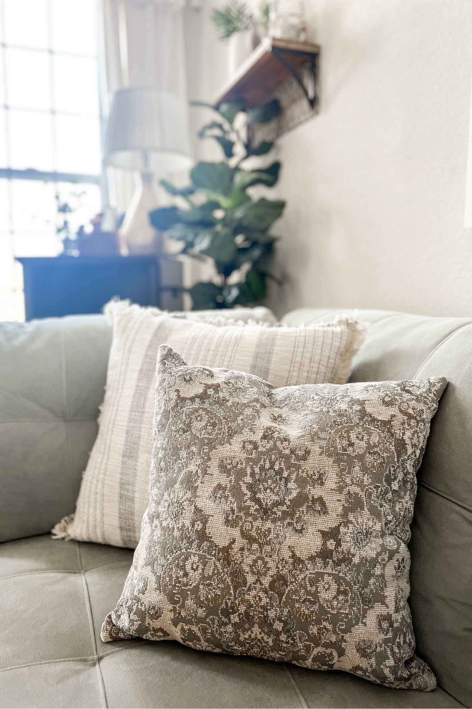 Ya’ll these pillows are so good for adding patterns and neutral color palette to a space. 18x18 and has a zipper to add your own insert if preferred.



#LTKFindsUnder50 #LTKHome #LTKSaleAlert
