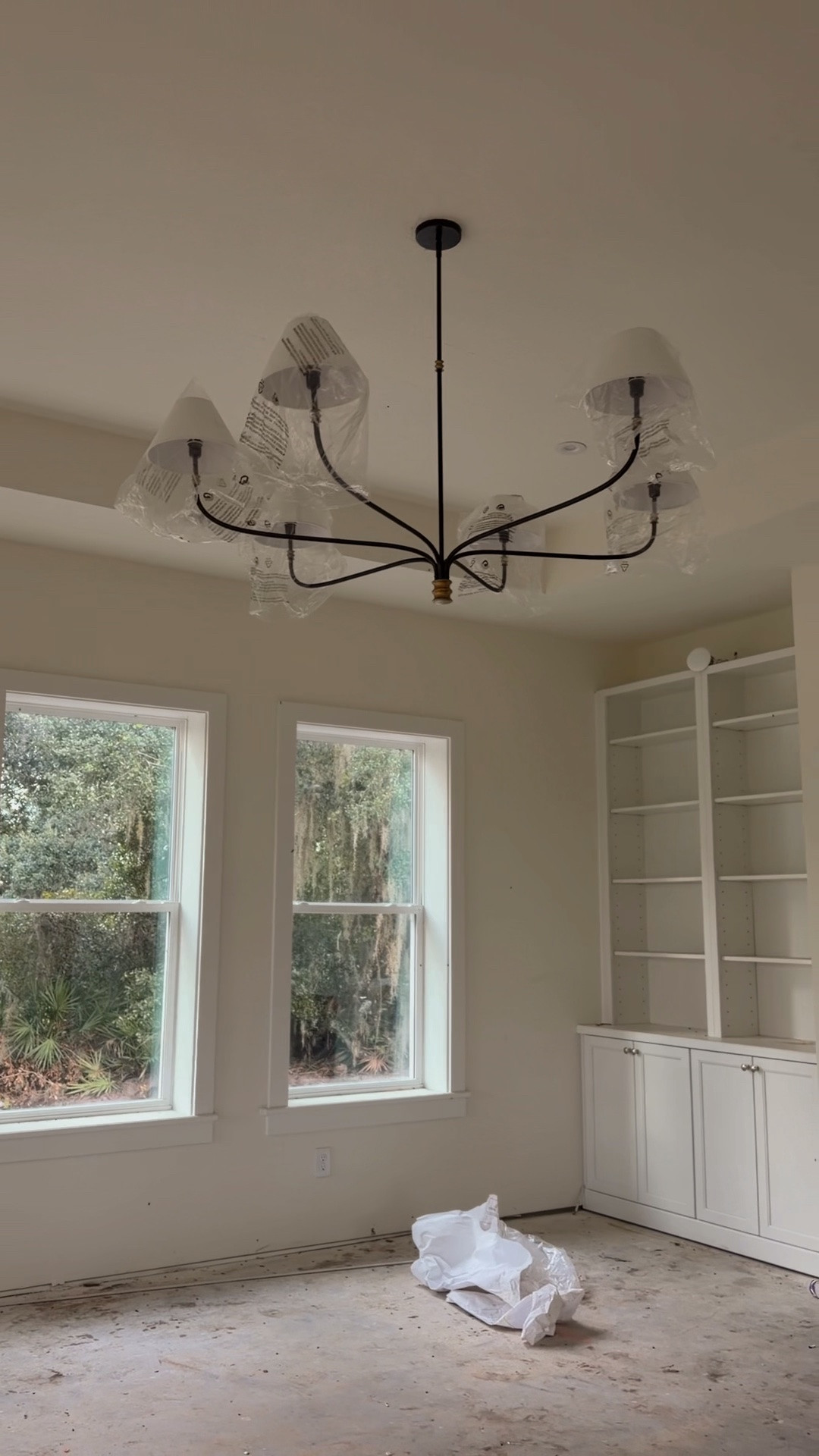 Chandelier is in at the cottage 🙌

Light fixture, brass, antique bronze, living room, bedroom, pottery barn

#LTKHome #LTKU #LTKSaleAlert