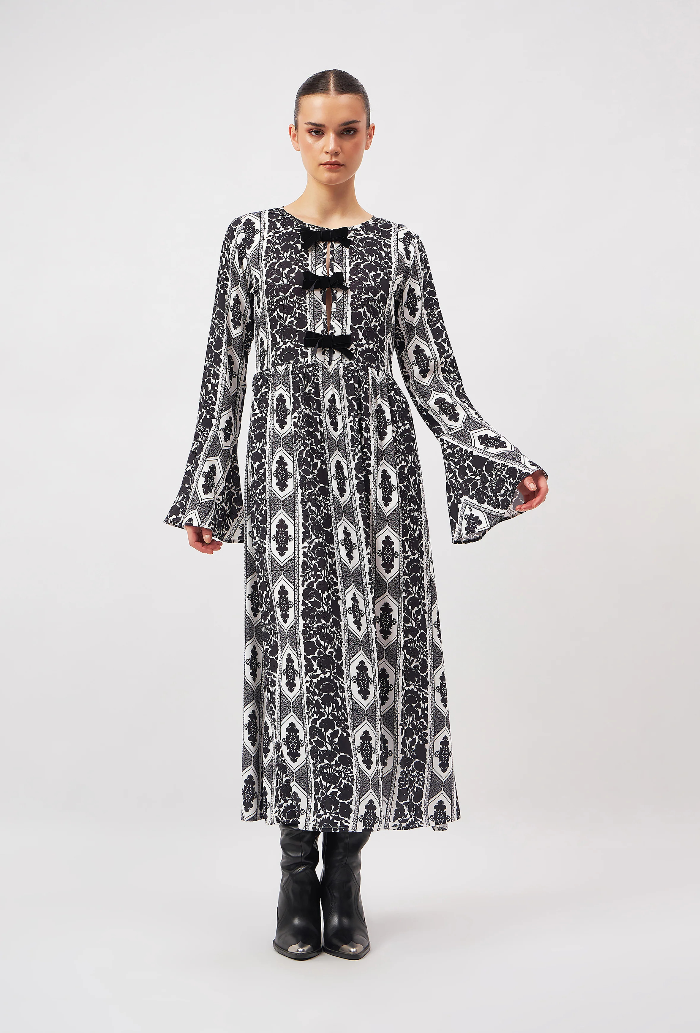 1492 Gwen | Beyond By Vera