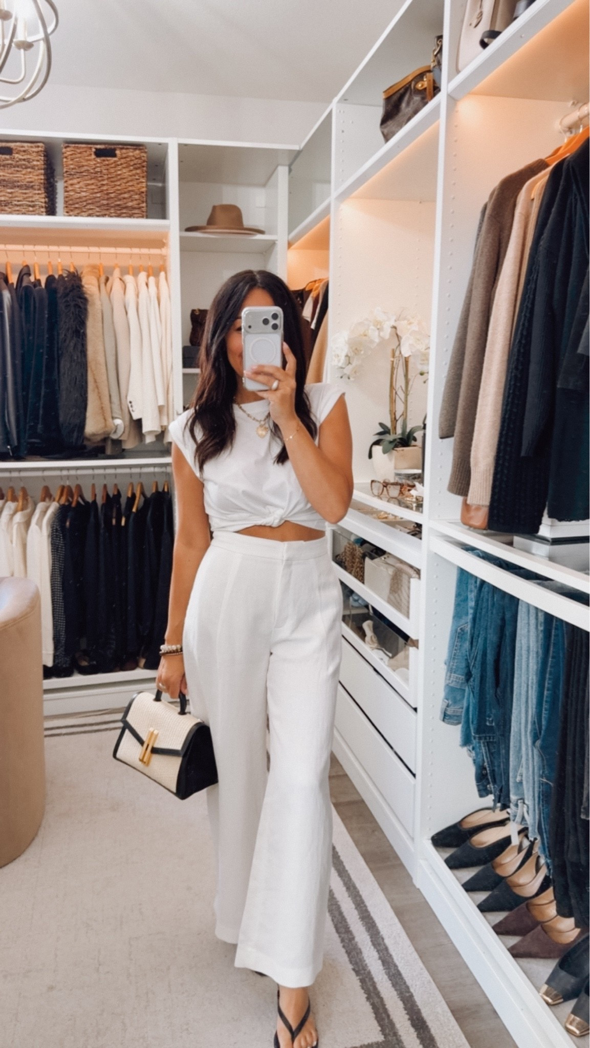 Aritzia sale! Snag these linen pants now 40% off🙌🏽 the best flattering fit- they just dropped more colors 

Size down if you want them high, stay TTS if you want them low. I sized down 1 to a size 2 to have them on my waist.

#LTKootd #LTKSaleAlert #LTKOver40