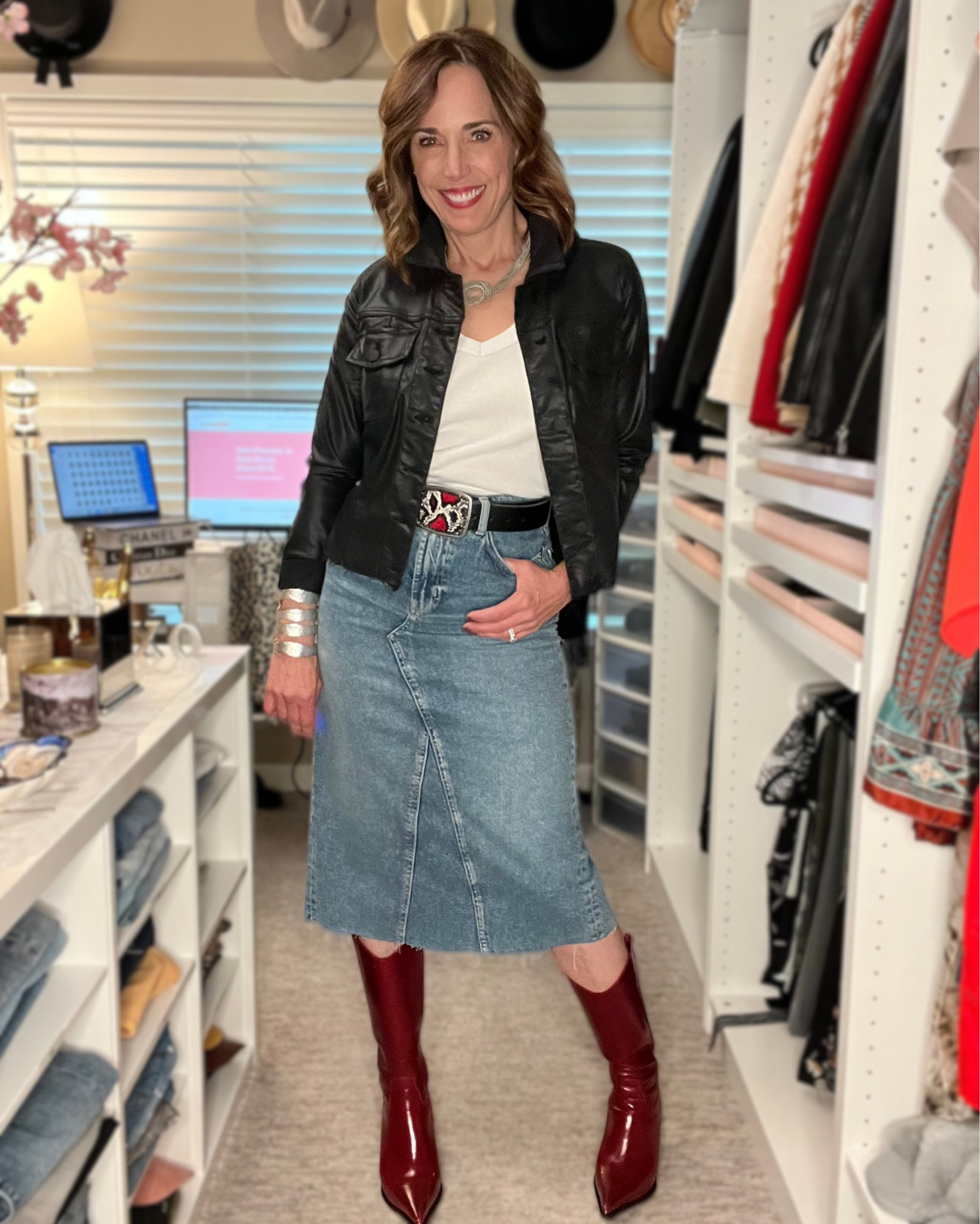 This is a best-seller for Rails and it’s easy to see why. The midi length makes it incredibly versatile. Stretchy fabric makes it super comfortable. And with no slit in the front, you don’t have to show a lot of leg. Runs true-to-size, however, sometimes I find clients size down in denim skirts.

I am wearing it with my favorite Michael Stars tank top and a coated denim jacket.

#denimskirt #denimobsessed

#LTKstyletip #LTKover40