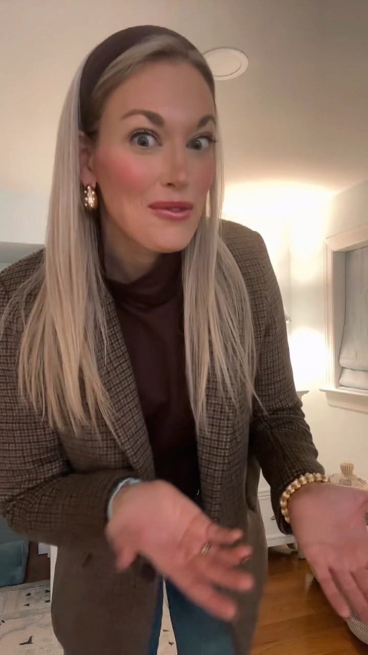 The cutest elevated casual fall outfit with a chocolate brown turtleneck, boyfriend blazer, and my favorite straight leg jeans 

#LTKWorkwear #LTKFindsUnder100 #LTKVideo