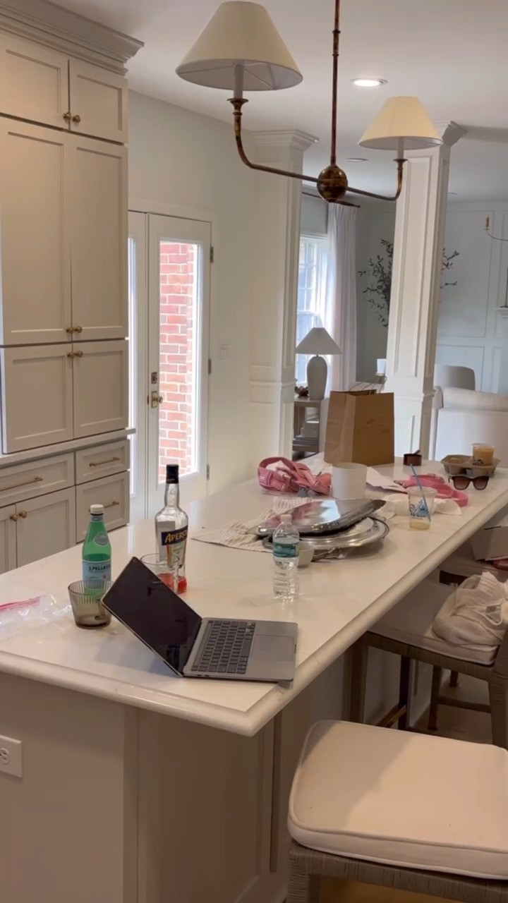 A little post-dinner party clean + home reset 🤎





home reset, clean with me, cleaning routine, home refresh, after party cleanup, dinner party, hosting essentials, home organization, kitchen organization, kitchen essentials, dinnerware, plates, glassware, furniture, home decor, fall decor, fall hosting, entertaining at home, sidneymarieduke 

 #LTKSeasonal #LTKHome