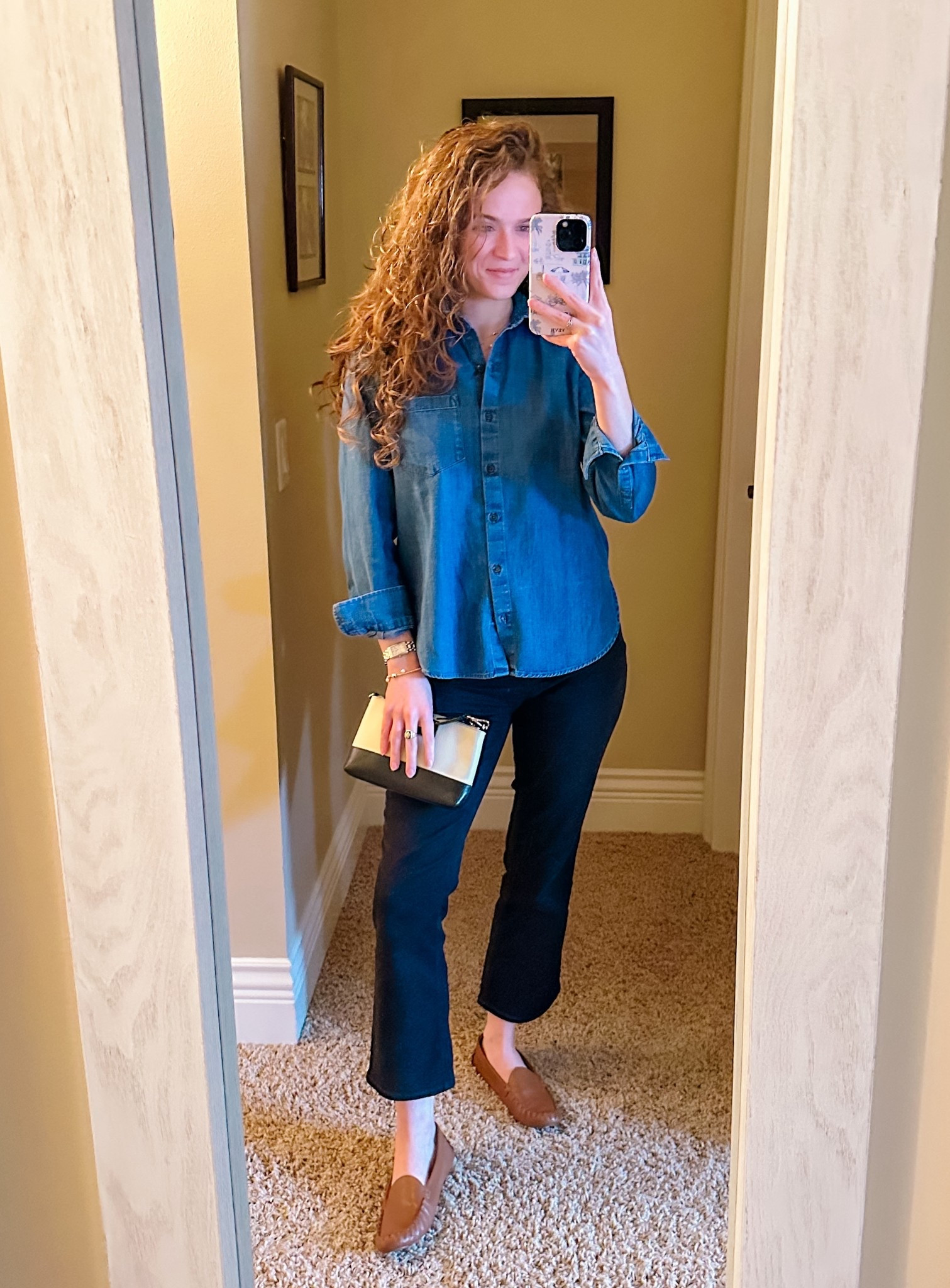 OOTD for running errands before the rest of the family arrives!! Love this combo of denims - it’s casual, it’s cute, it’s comfy!! The trifecta! 

#LTKootd