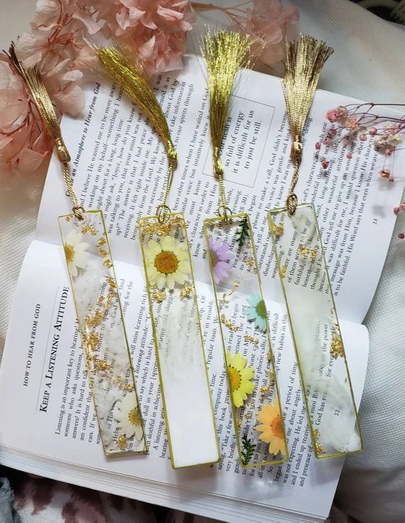 Personalised floral bookmarks, resin bookmarks,book worm gift, Christmas gift, gift for book love... | Etsy (US)