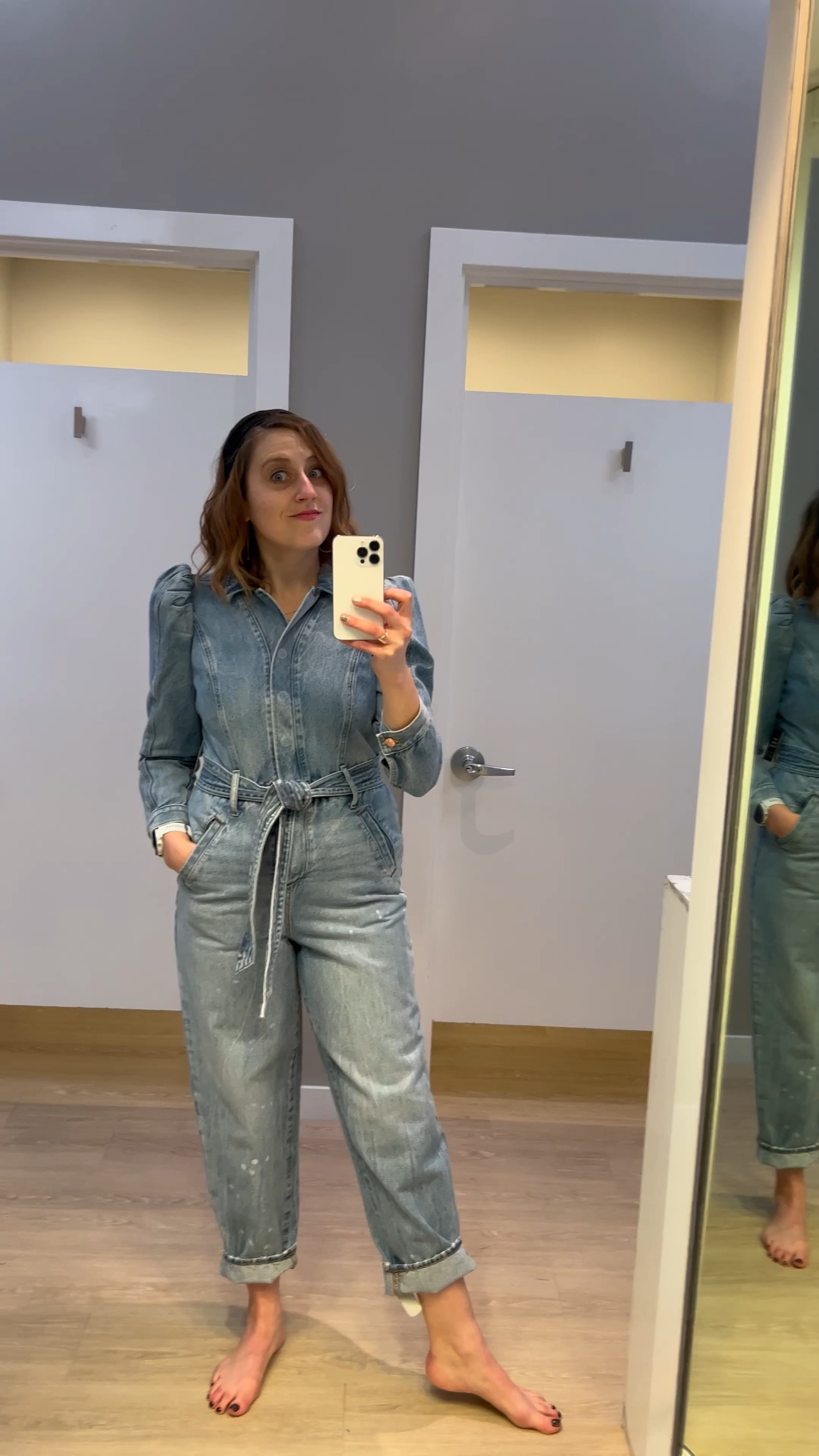 Express puff sleeve medium wash denim jumpsuit | capsule wardrobe | favorite jean | jumpsuit | long sleeve | express #LTKFind

#LTKstyletip #LTKSeasonal