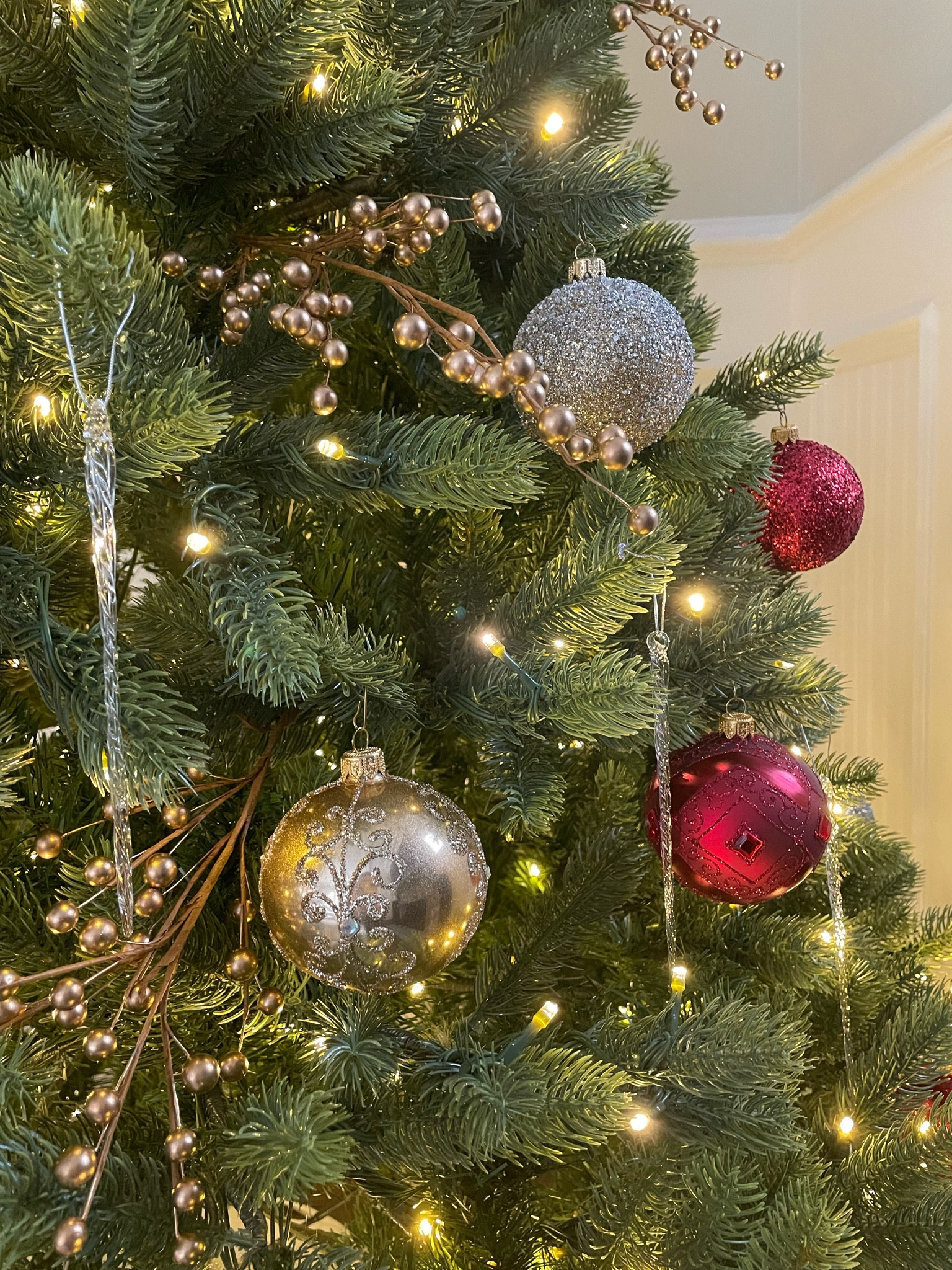 Shop these icicle ornaments from amazon! 

#LTKhome #LTKGiftGuide #LTKHoliday