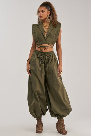 AKIRA Guess Who Balloon Pants In Olive | Size Large | AKIRA