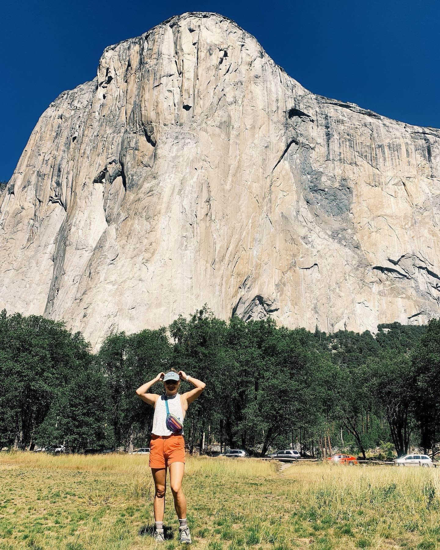 can you believe that @alexhonnold climbed this with no ropes? 😮 

makes you really think about the power of humanity 

about how you can do WHATEVER you set your mind on

operate at a high enough frequency and i swear, the universe can hear you ✨ 

// and your dream does *not* have to be to free solo El Capitaine, it could be as simple as standing below with your dear friends 

#motivation #adventuretime #wellnessjourney #optoutside #livethelifeyoulove #lovethelifeyoulive