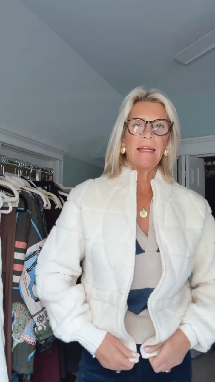 This bomber is so soft, cozy, and a little stretchy — just so adorable on. Such an easy winter layer you’ll reach for all season.

#brochuwalker #ltkstyle #ltkfashion #winteroutfit #cozylayers #casualchic #everydaystyle #outerwearedit #ltkfinds

#LTKootd #LTKSeasonal #LTKOver40