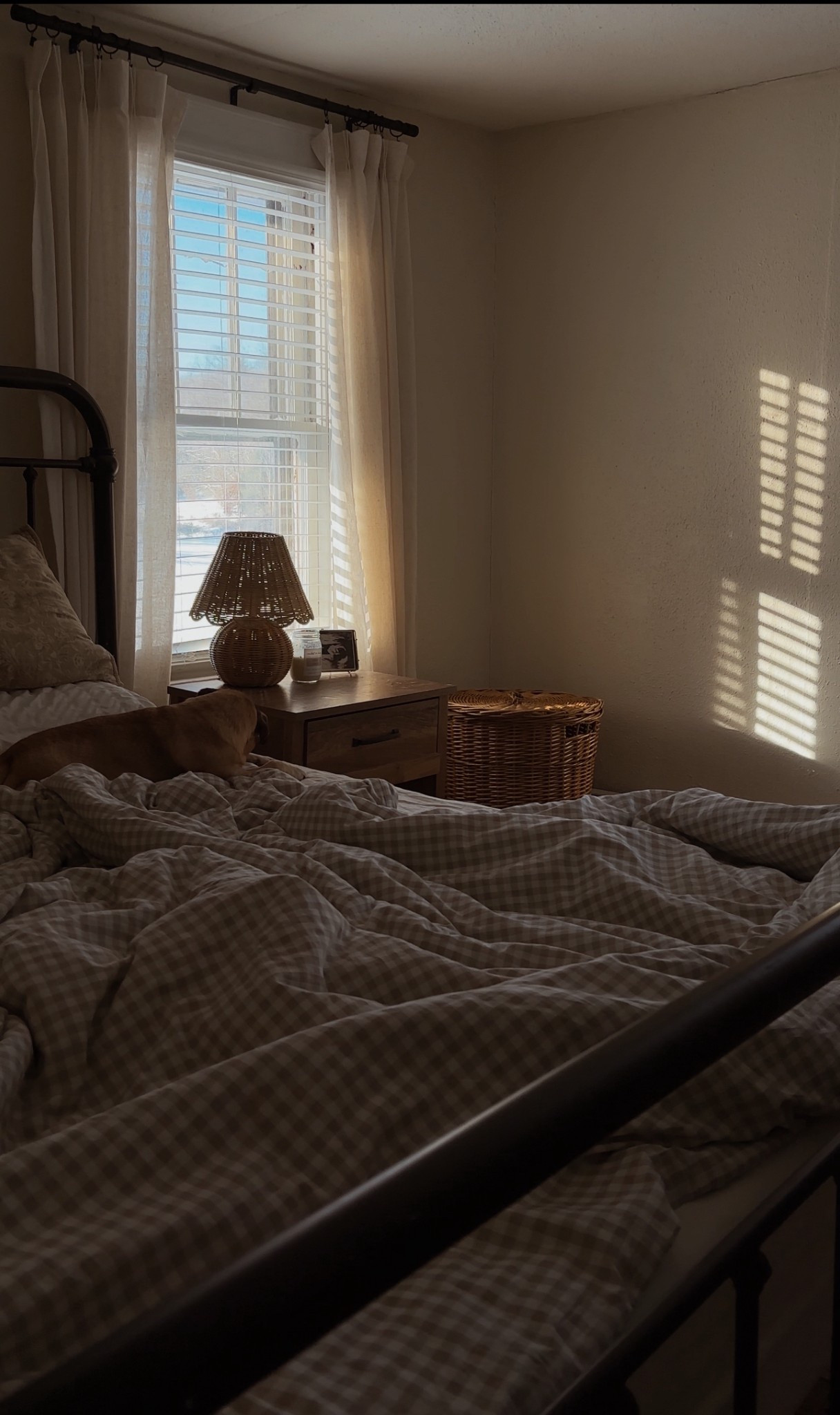 I have gotten so many questions on my bedding & bed frame! Obsessed with all things gingham! 
#ltkhome #gingham 

#LTKHome