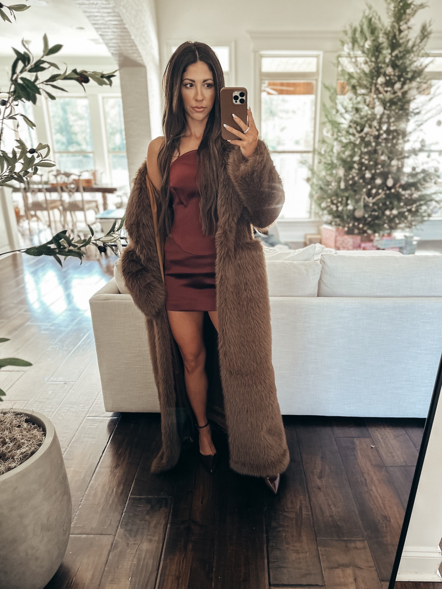 Holiday party attire 🤎🐻  #revolve #furcoat 