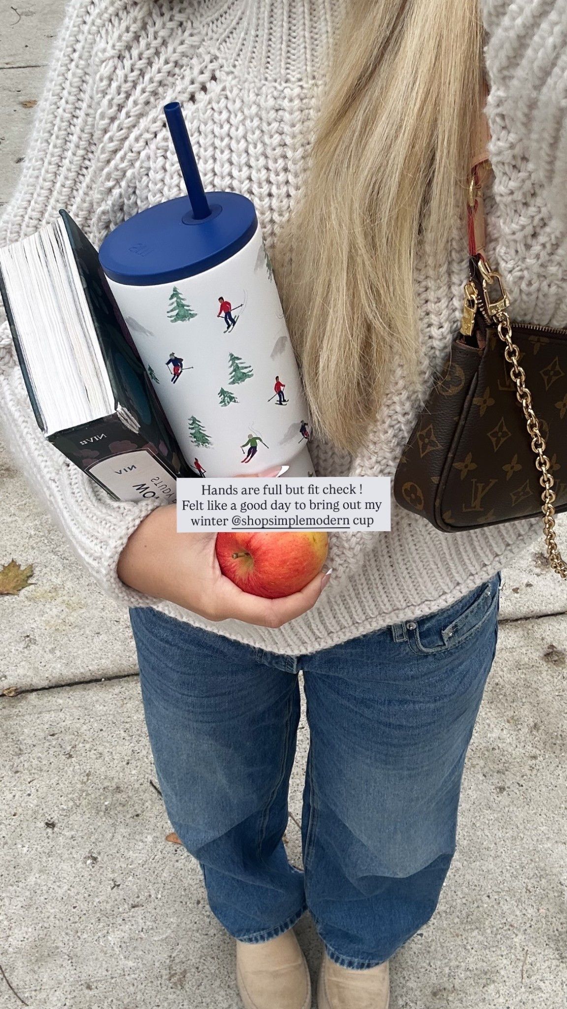 Hands are full but fit check ! 
Felt like a good day to bring out my winter @shopsimplemodern cup