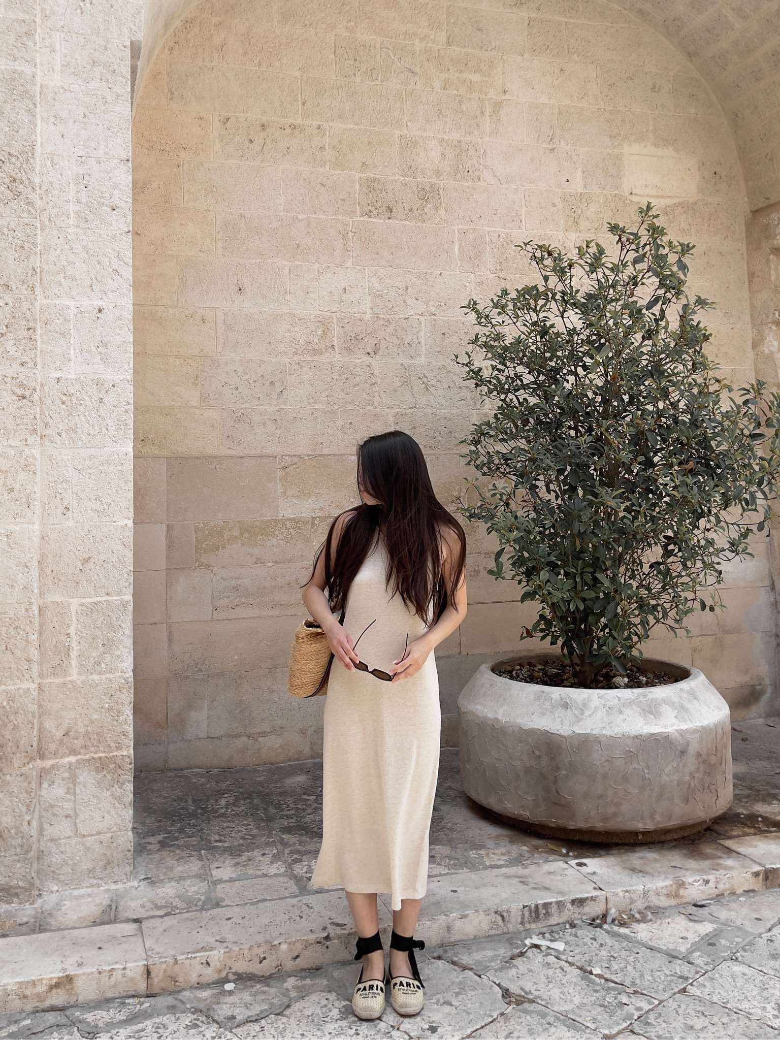 The perfect linen dress for the summer! Minimal and elegant 💛

#LTKFind #LTKeurope #LTKstyletip