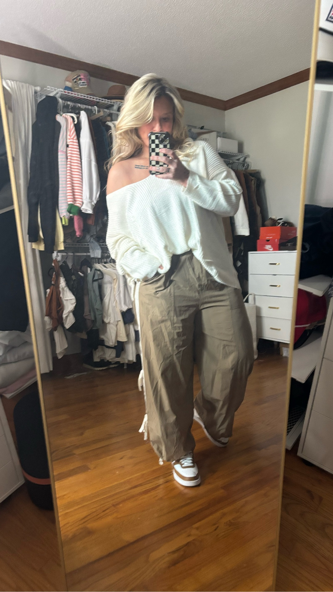 Comfy but cute!
Size large

#LTKMidsize #LTKmomlife #LTKootd