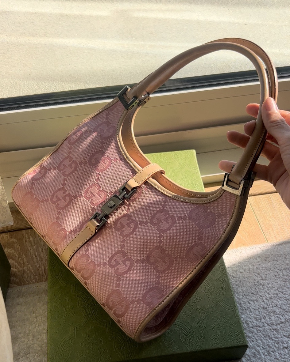 Vintage Gucci jackie bag 🎀✨💗

#LTKMostLoved #LTKGiftGuide #LTKSeasonal