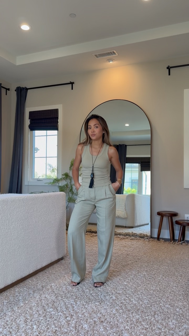 Mom but chic 
Wearing XS or 0 in all
Black necklace is H&M not available online

#LTKootd #LTKgrwm #LTKmomlife