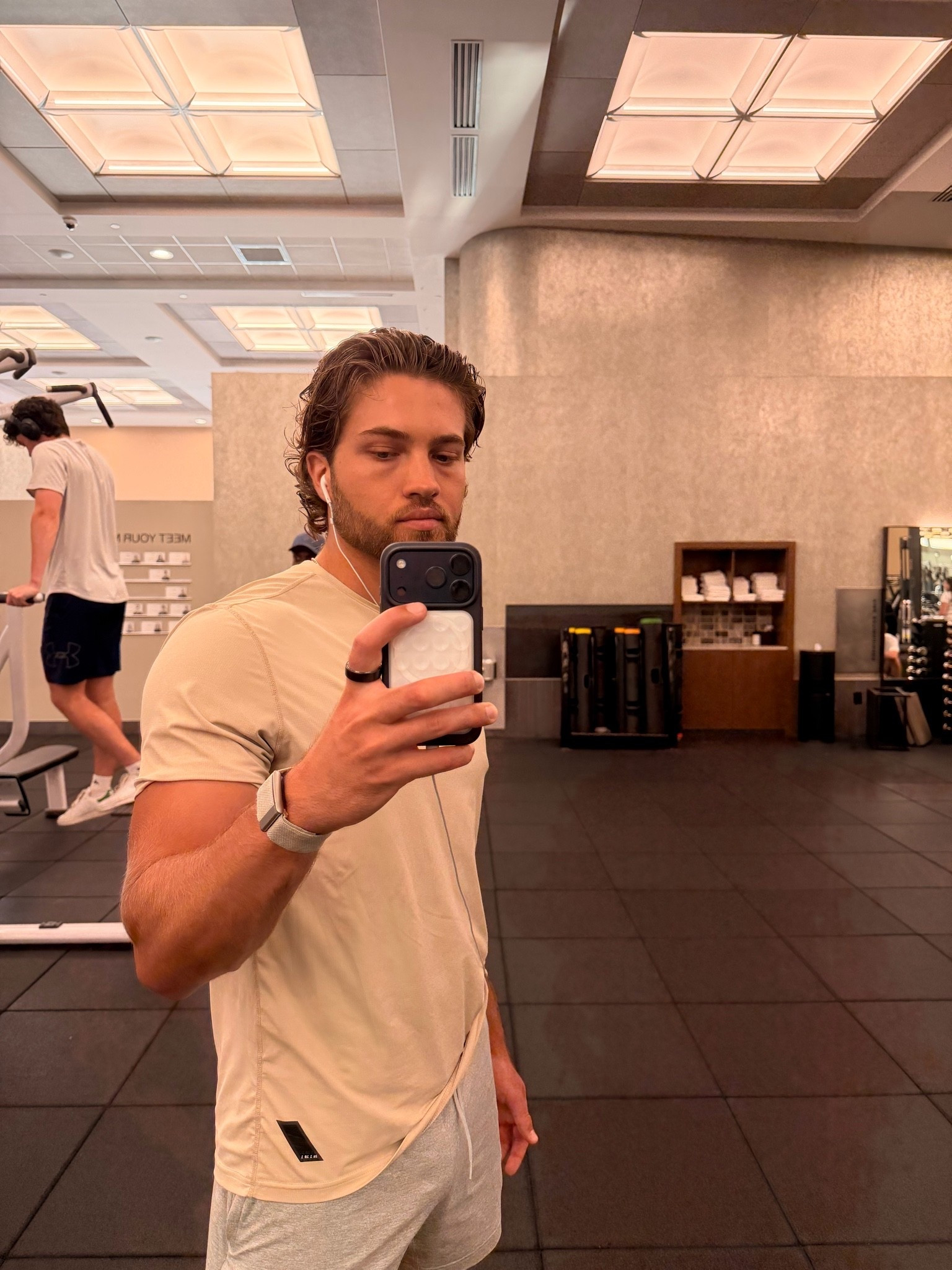 The best part of the day starts here. Early workouts, clear mind, and steady progress. 💪🏻

#LTKootd #LTKfitnessgoals #LTKMens