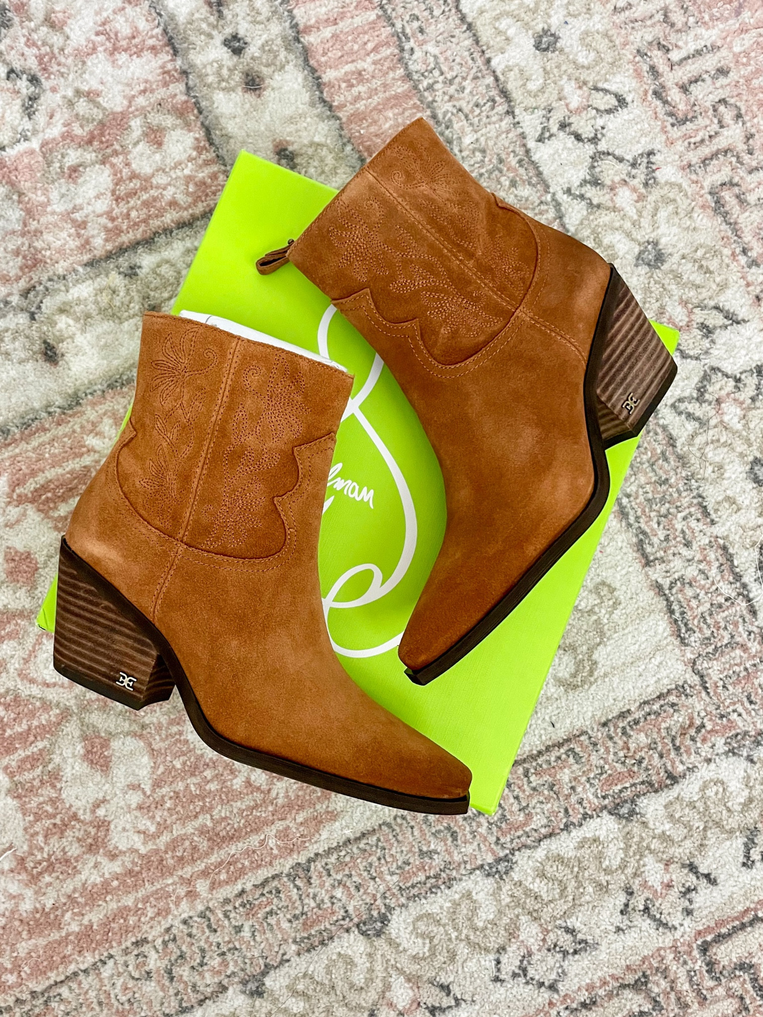 I’m wearing a size 6, these run true to size! | fall booties, brown booties, western booties, western boots 

#LTKSeasonal #LTKFind #LTKshoecrush