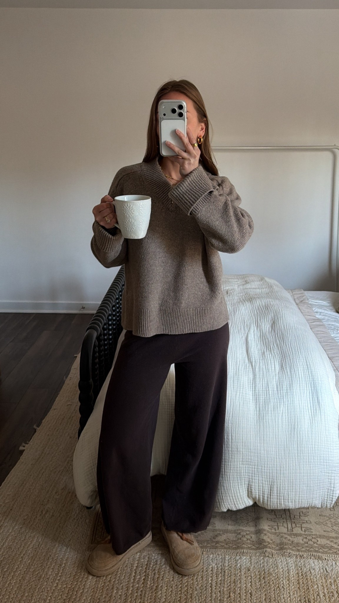 3/2/26 Cozy Morning Lounge 🤎

Simple, comfy morning layers. Wearing my Aerie brown lounge pants - size s (linked) and an old Abercrombie sweater — I found a very similar option to link here.



#LTKootd #LTKmorningroutine