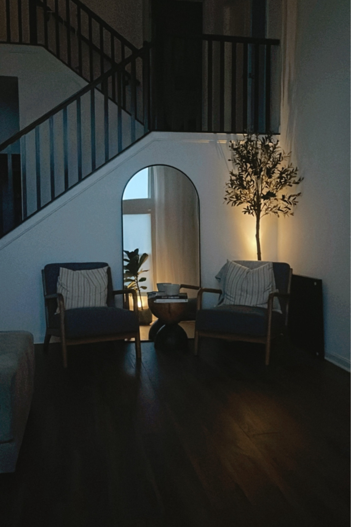 UPLIGHTING!!  The simplest way to add a luxurious feel to your space. 

#lighting #homedecor #plantlighting #uplighting #fauxplant #livingroomdecor #archmirror #olivetree

#LTKhome #LTKstyletip #LTKfindsunder50